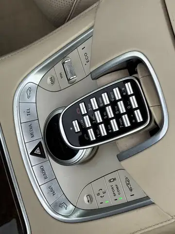 Mercedes-Benz S Class view 24