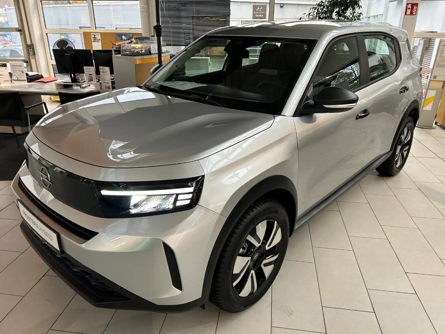 Opel Frontera Edition, Hybrid inkl. Big Deal Zilver - 2
