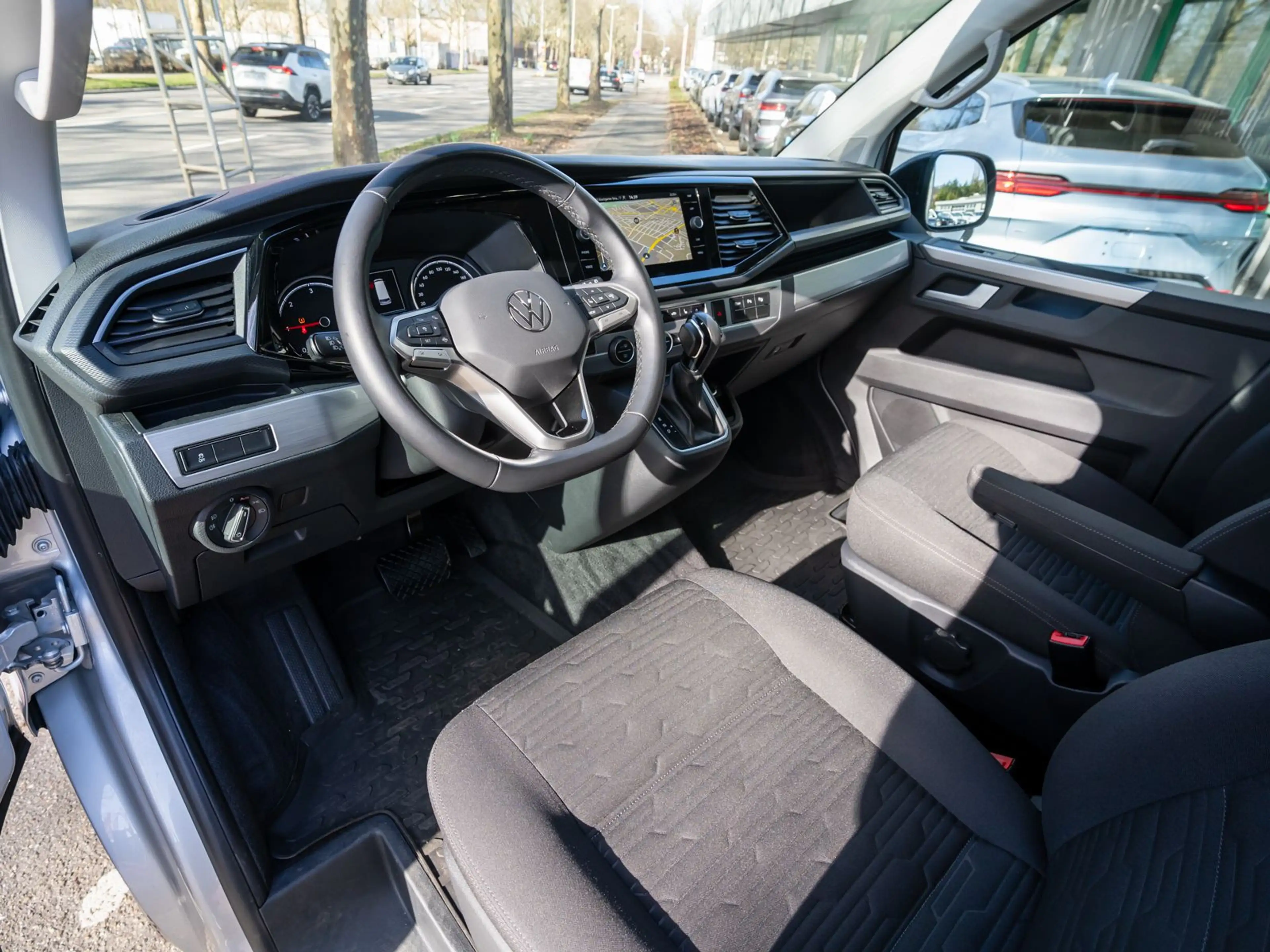 Volkswagen T6.1 Multivan Edition 2.0TDI 4M DSG AHK Navi ACC — photo 12
