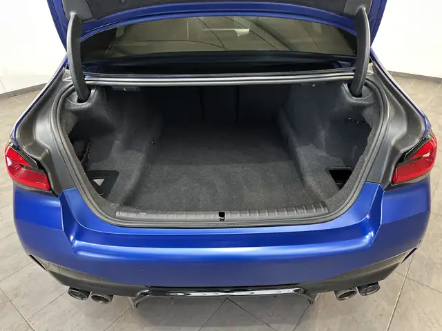 BMW M5 view 6