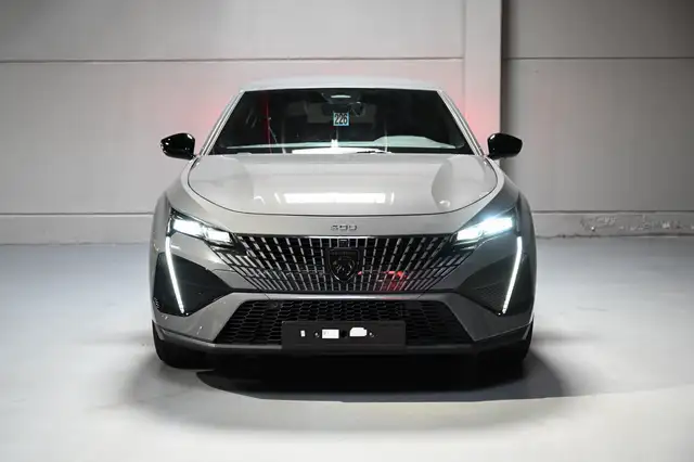 Peugeot 408 GT Hybrid 145  /CAMERA/ GPS/ALCANTARA