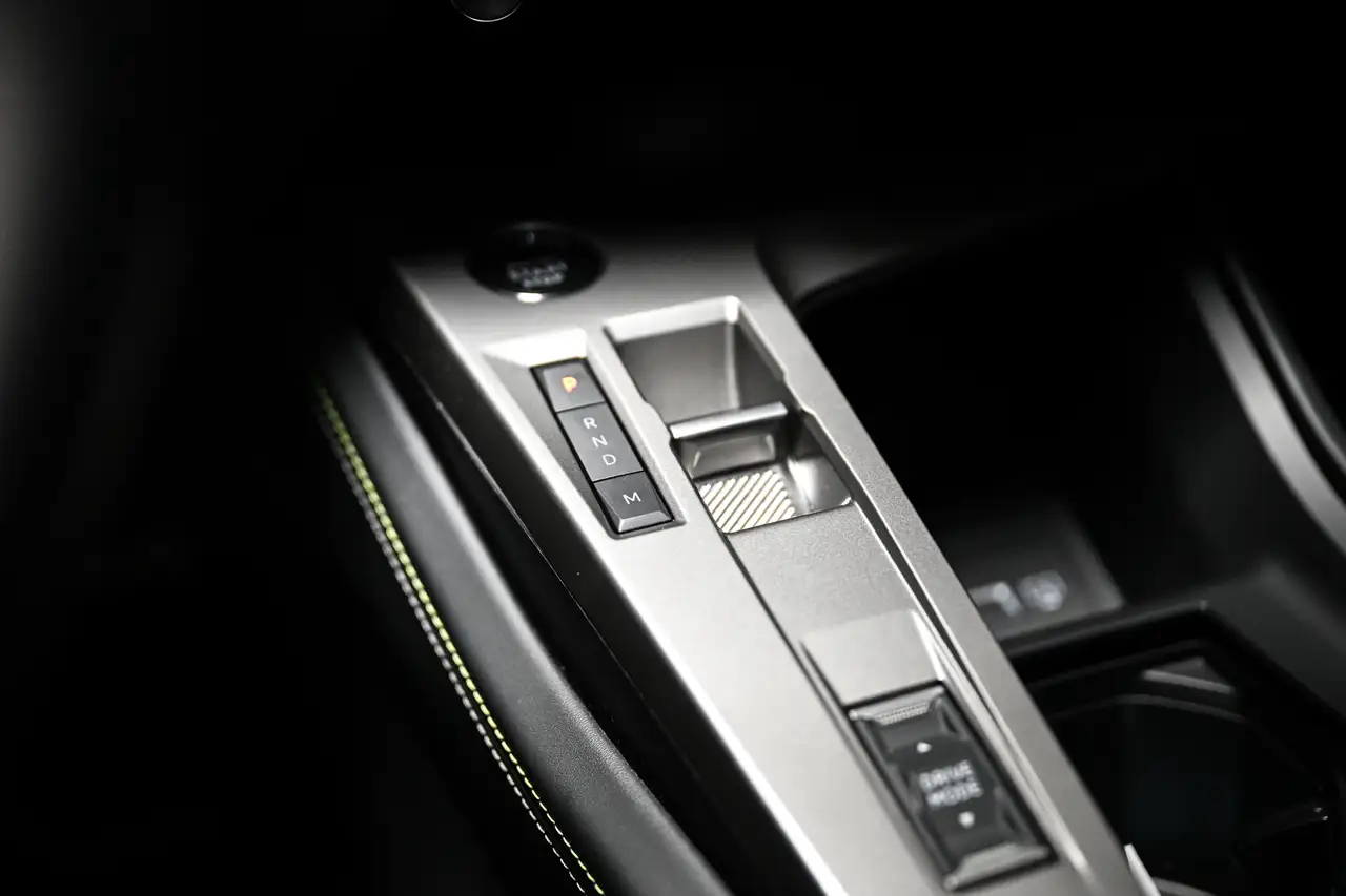 Peugeot 408 GT Hybrid 145 /CAMERA/ GPS/ALCANTARA 10