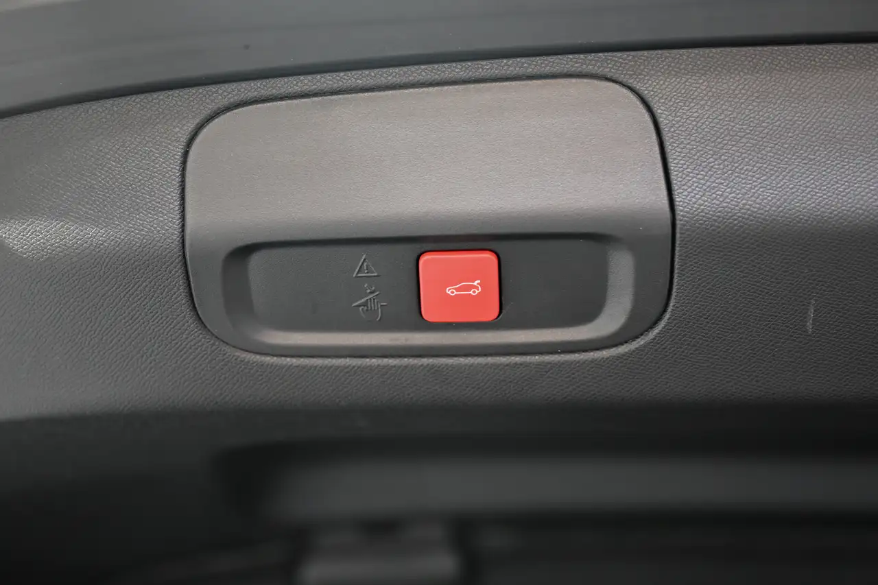 Peugeot 408 GT Hybrid 145 /CAMERA/ GPS/ALCANTARA 19