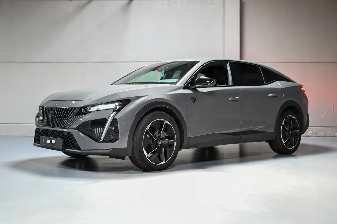 Peugeot 408 GT Hybrid 145 /CAMERA/ GPS/ALCANTARA 2