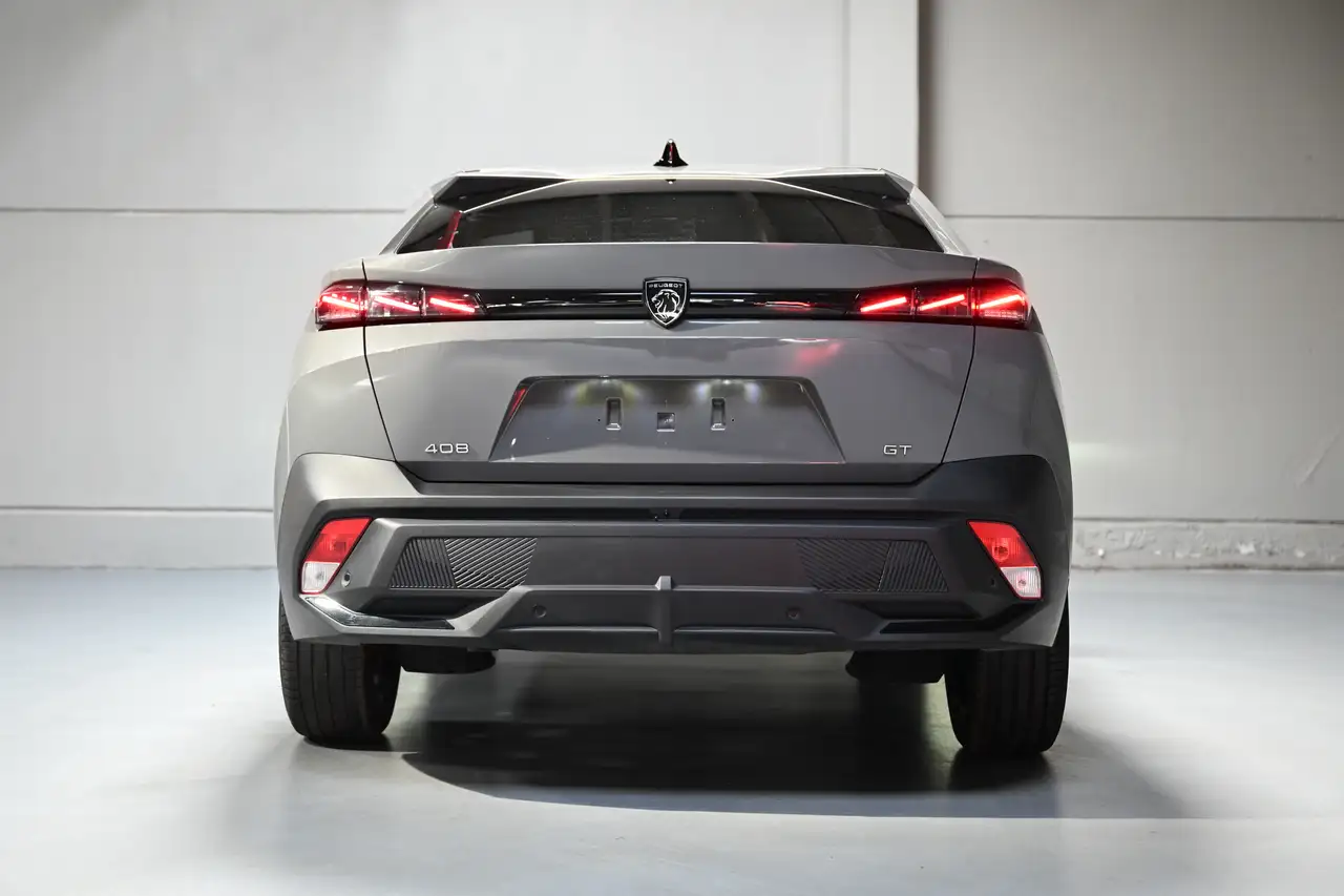 Peugeot 408 GT Hybrid 145 /CAMERA/ GPS/ALCANTARA 4