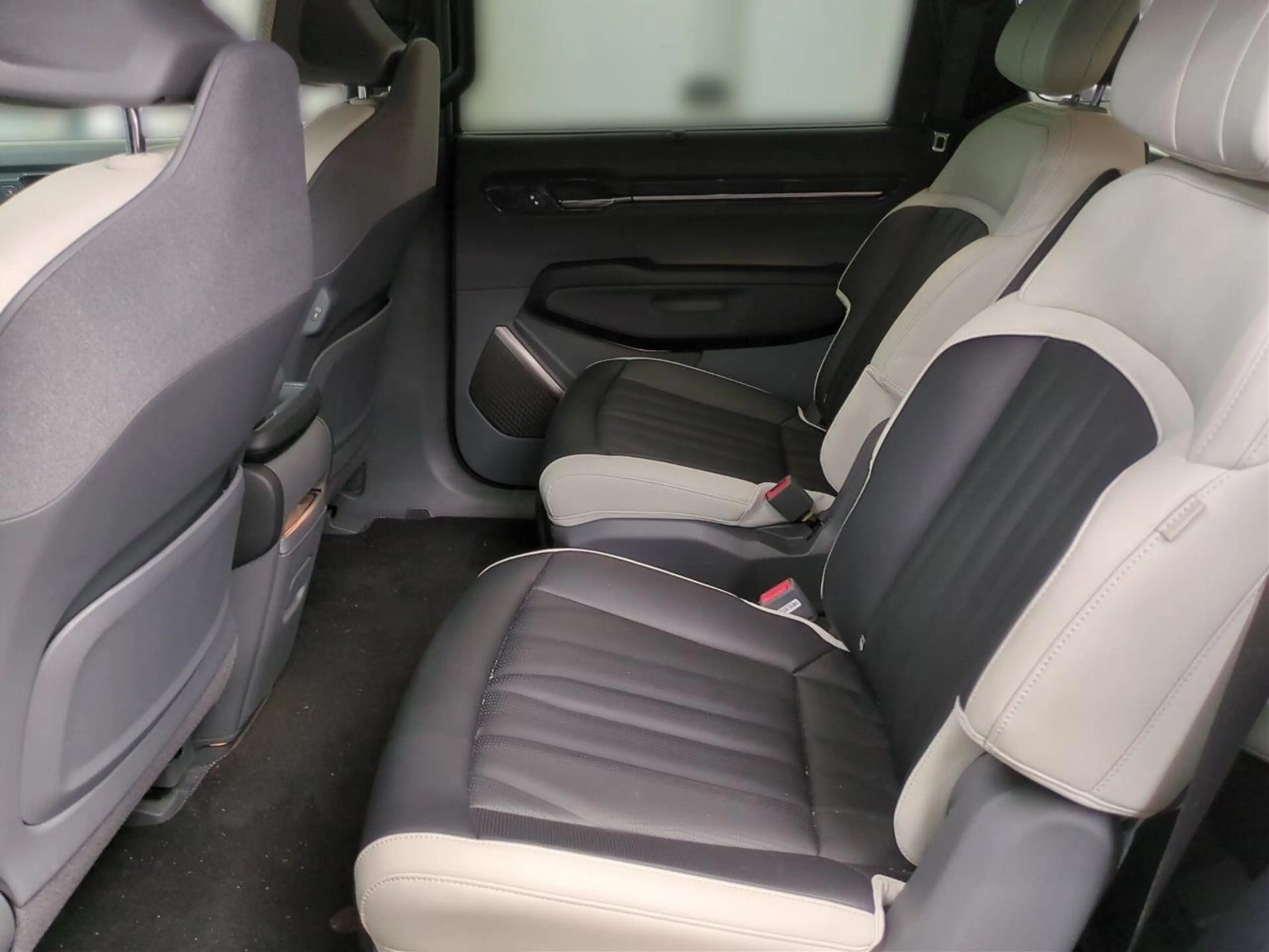 Kia EV9 GT-Line Launch Edition 4WD Panorama Glasdach — photo 2