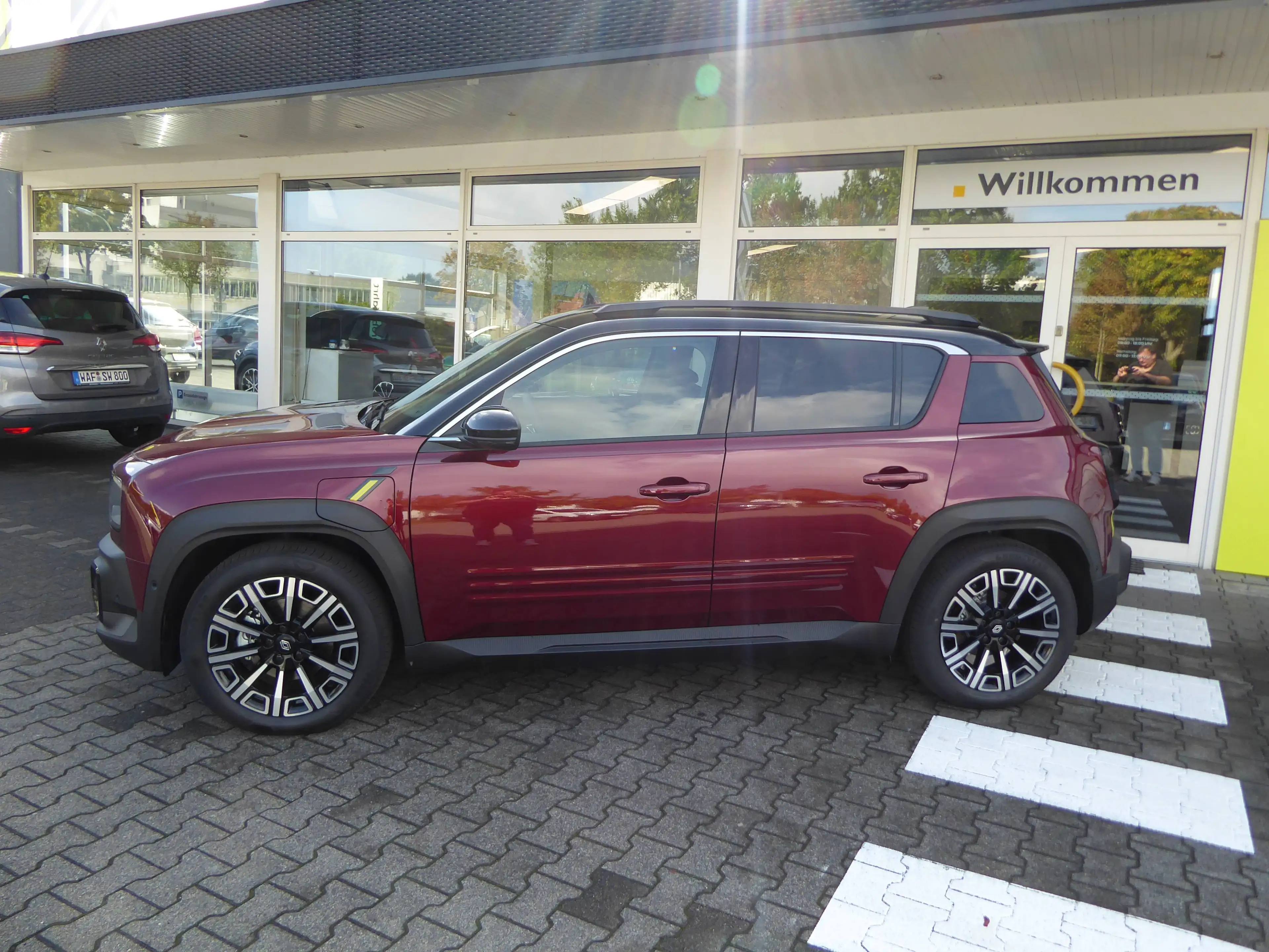 Renault R 4 R 4 E-Tech Iconic 150 Comfort Range — photo 2