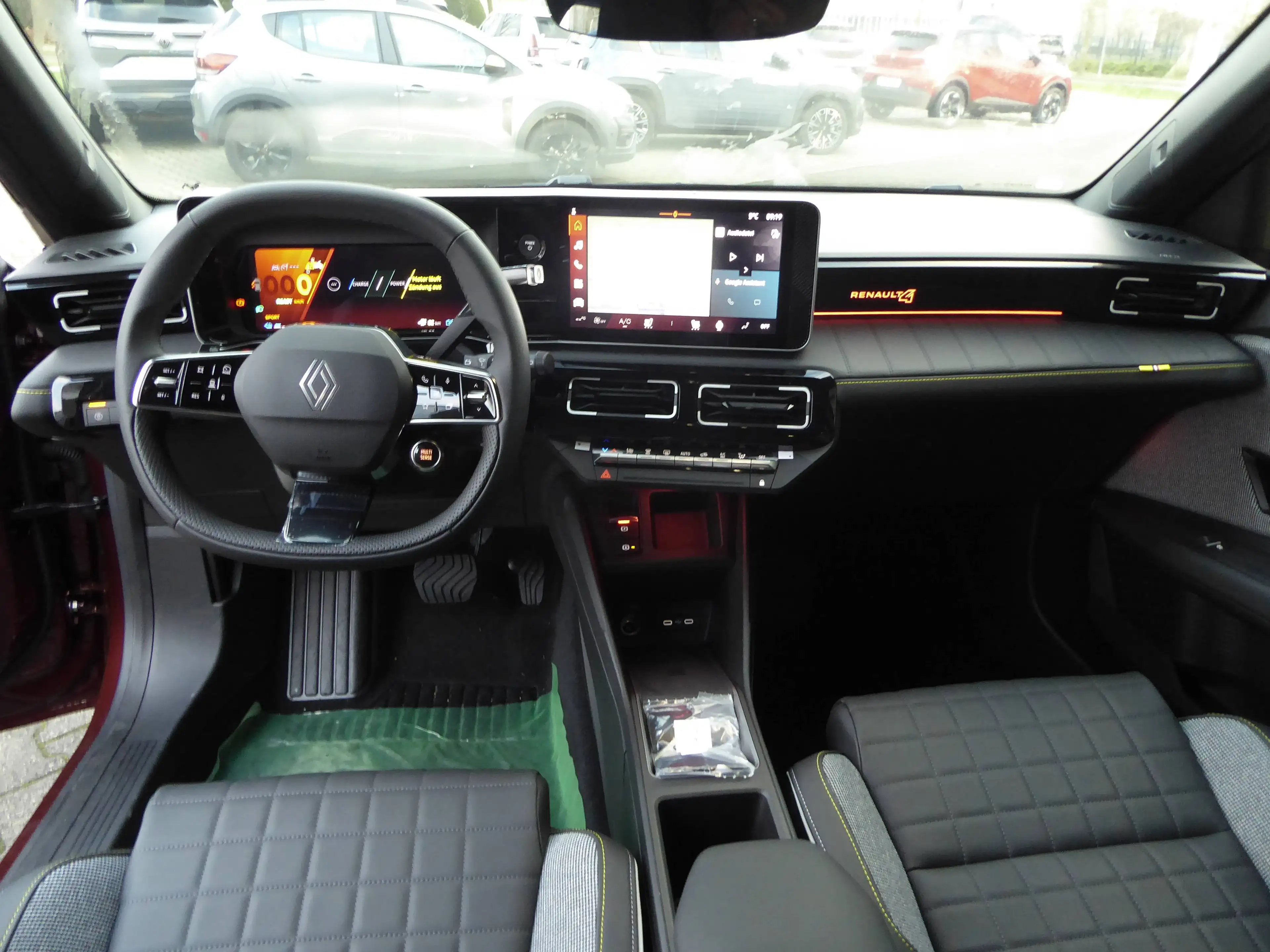Renault R 4 R 4 E-Tech Iconic 150 Comfort Range — photo 9