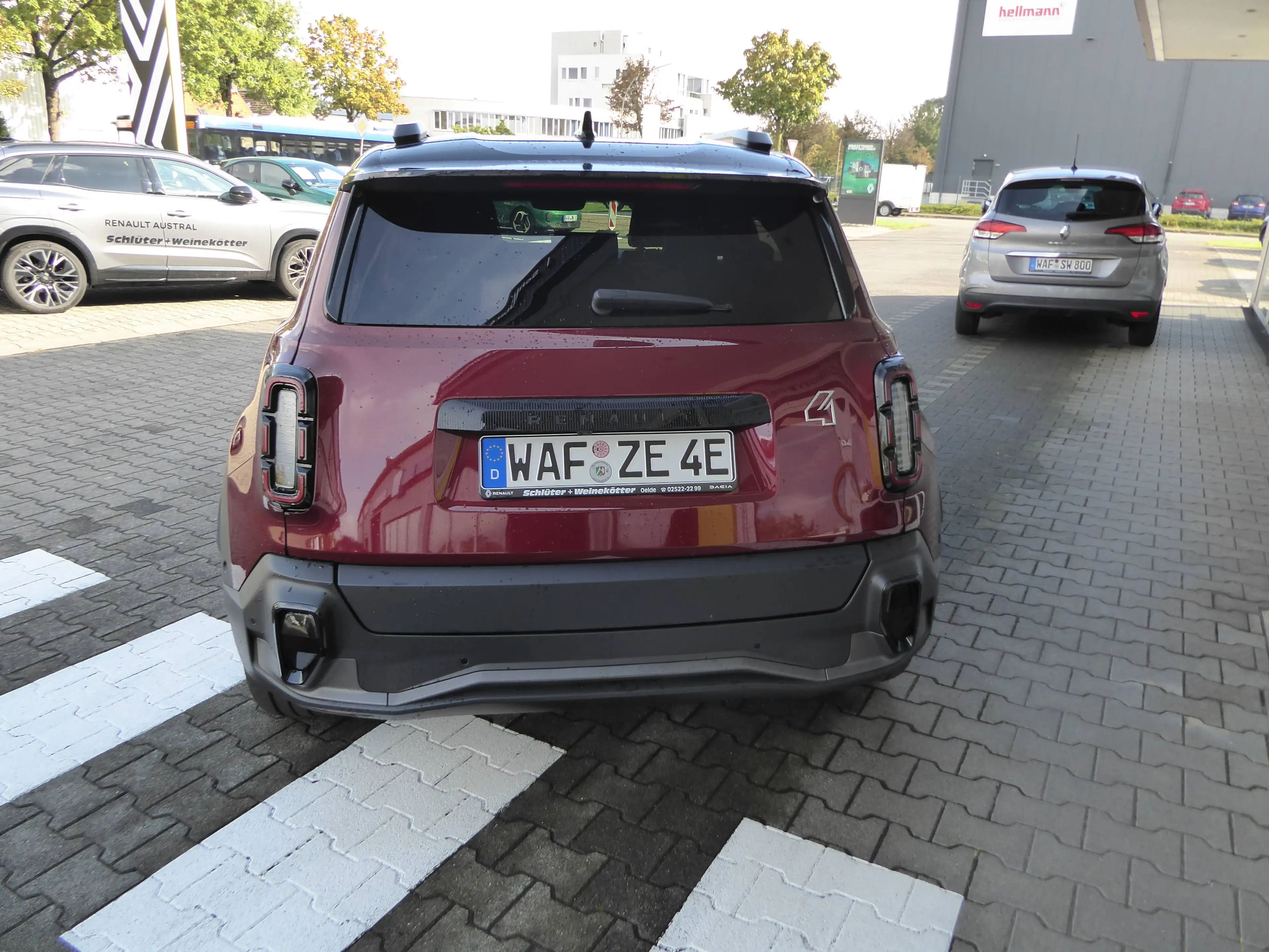 Renault R 4 R 4 E-Tech Iconic 150 Comfort Range — photo 4