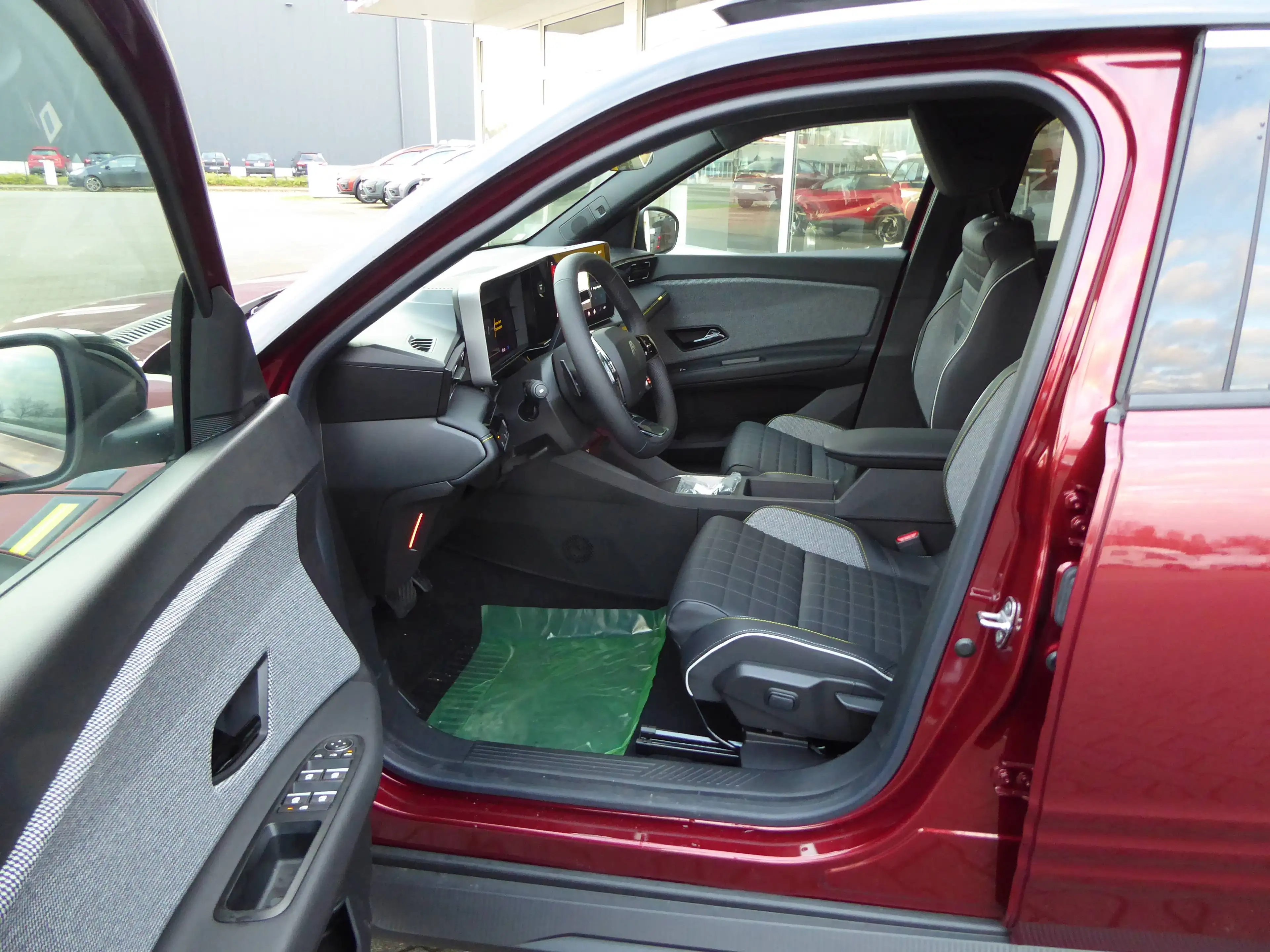 Renault R 4 R 4 E-Tech Iconic 150 Comfort Range — photo 7