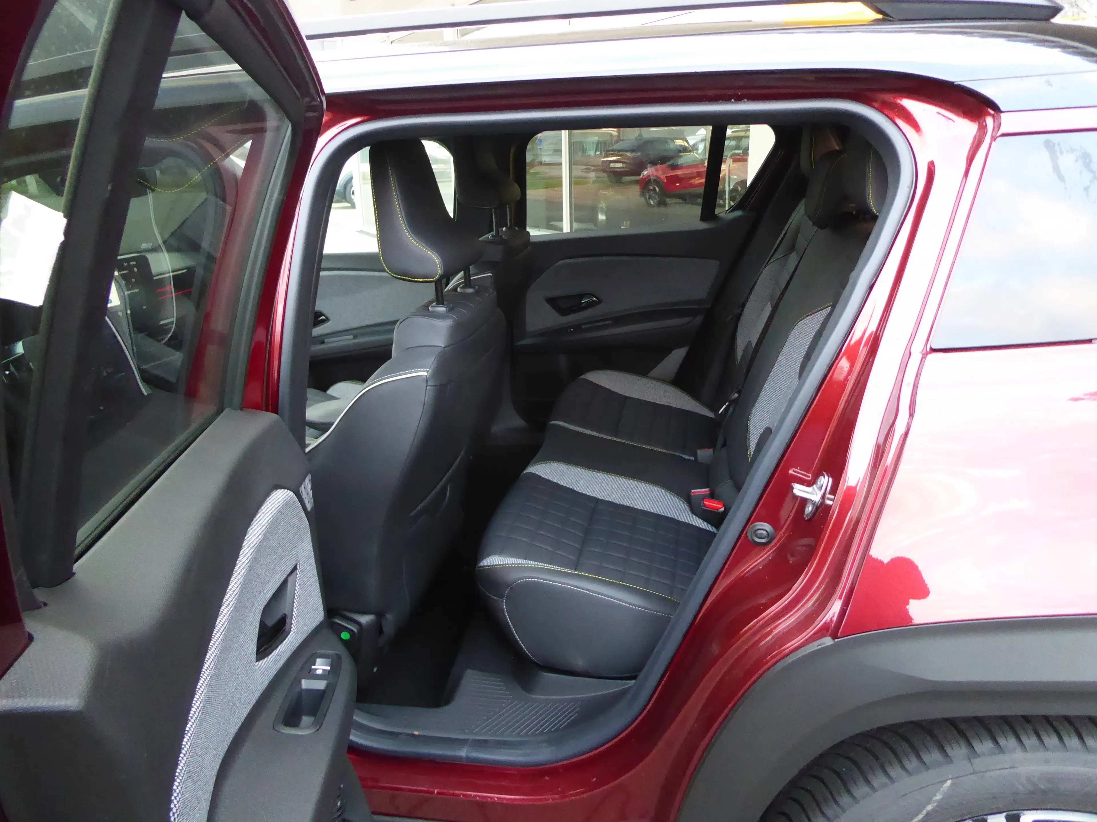 Renault R 4 R 4 E-Tech Iconic 150 Comfort Range — photo 12