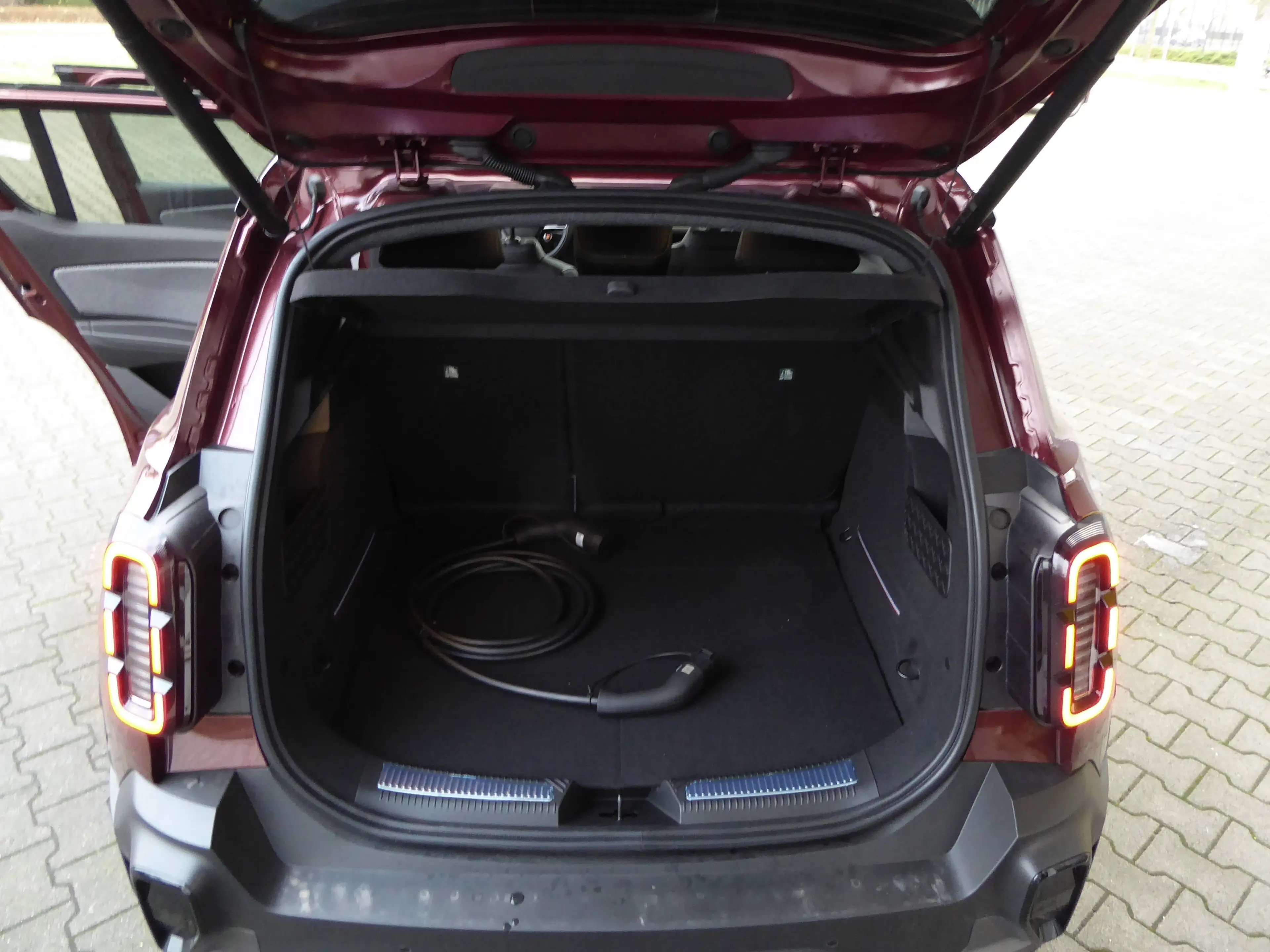 Renault R 4 R 4 E-Tech Iconic 150 Comfort Range — photo 14