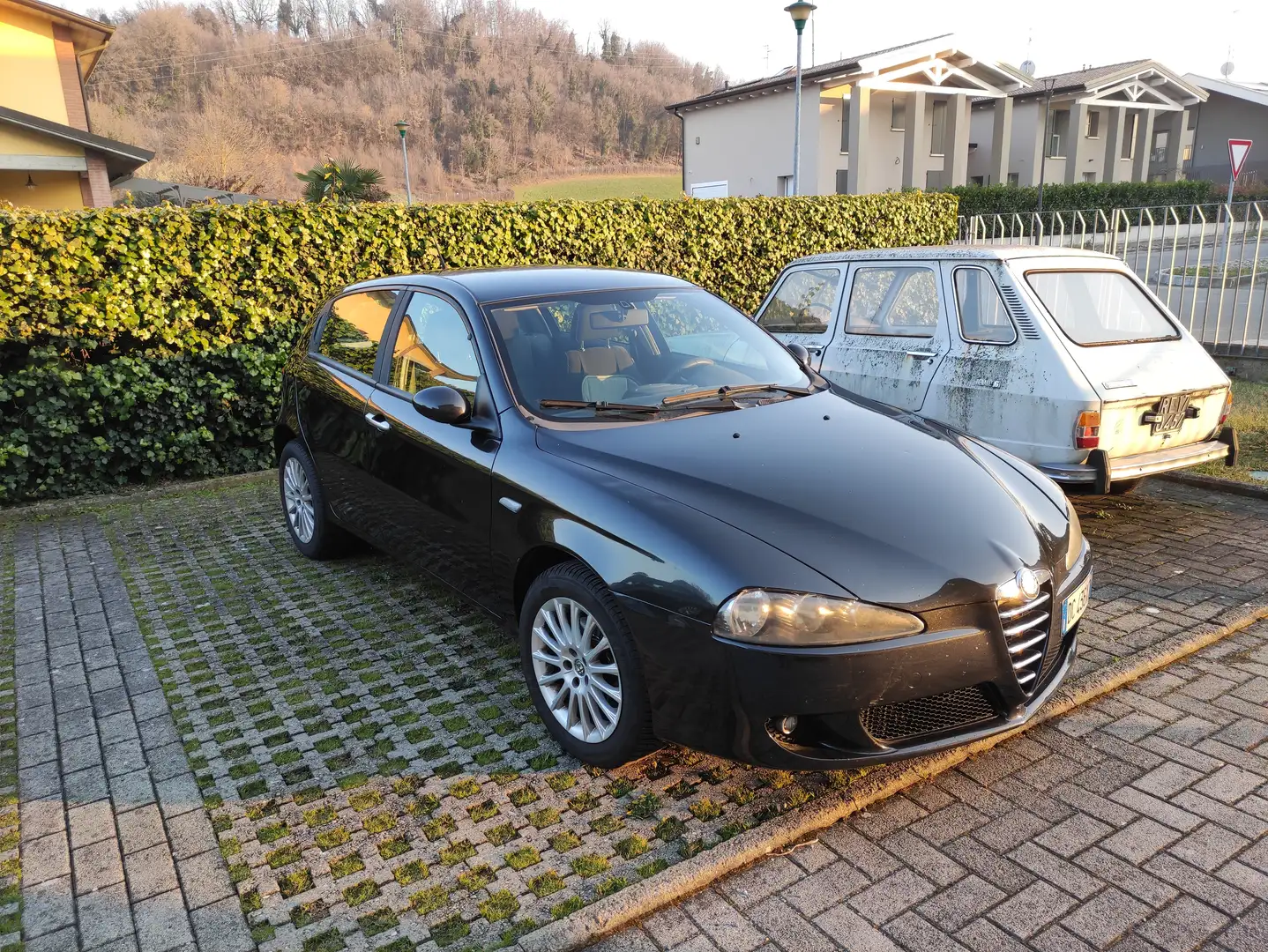 Alfa Romeo 147 147 II 2004 5p 1.6 ts 16v Distinctive 105cv Noir - 2
