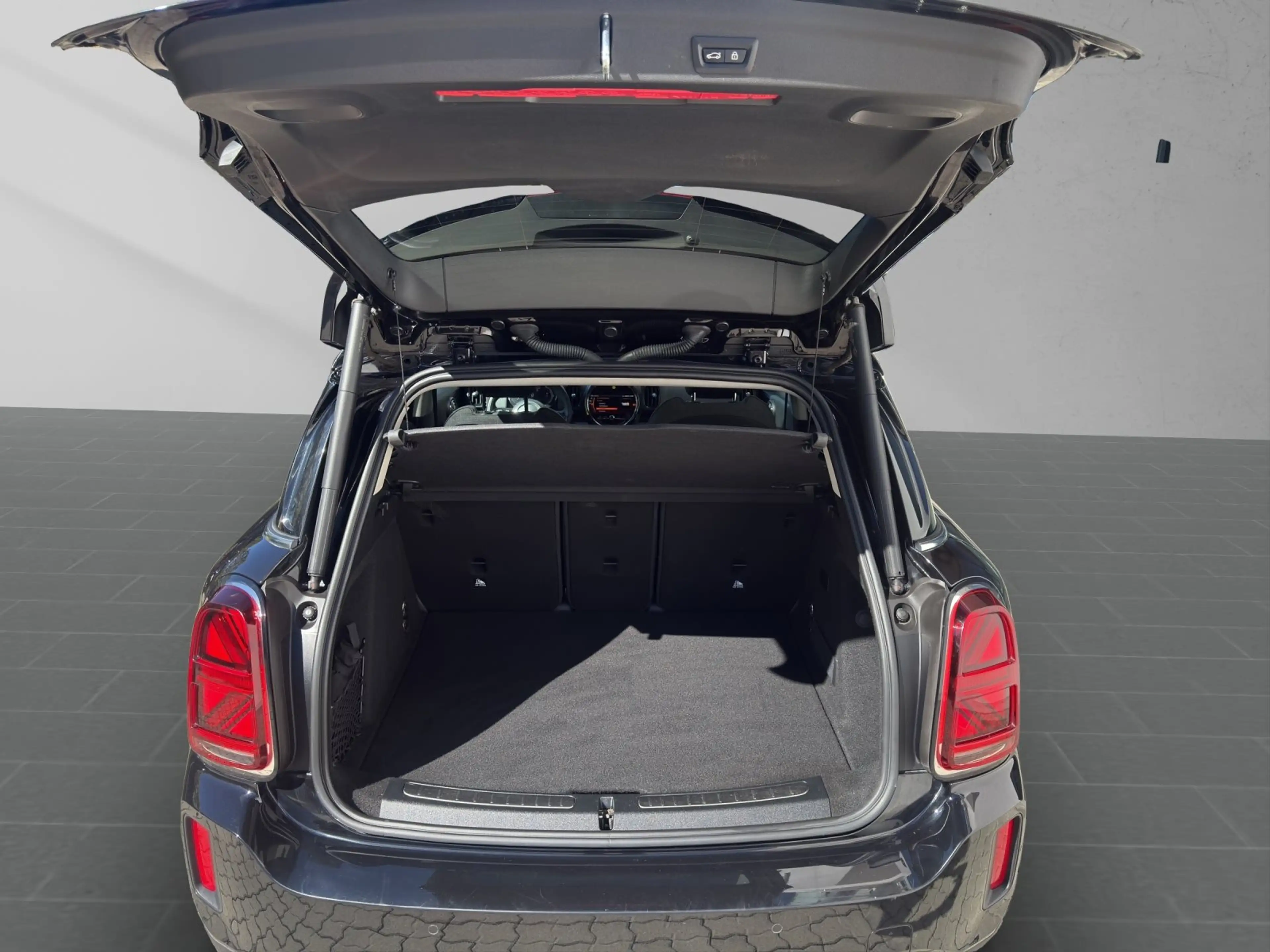MINI Cooper SE Countryman Cooper SE ALL4 Countryman Citypaket HUD RFK — photo 13