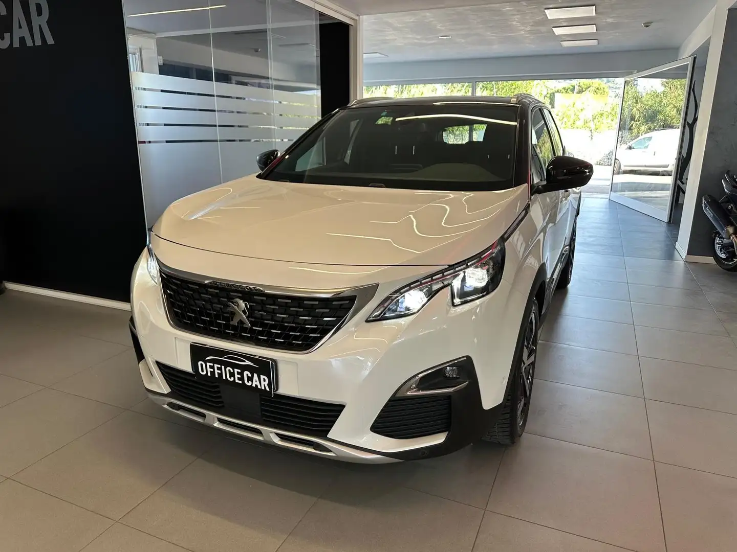 Peugeot 3008 1.5 bluehdi GT Line s Wit - 1