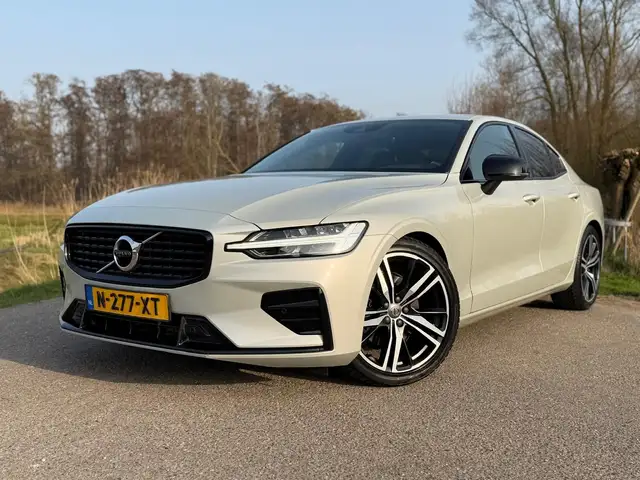 Volvo S60 2.0 B3 R-Design / Automaat / Airco / Navi / Camera