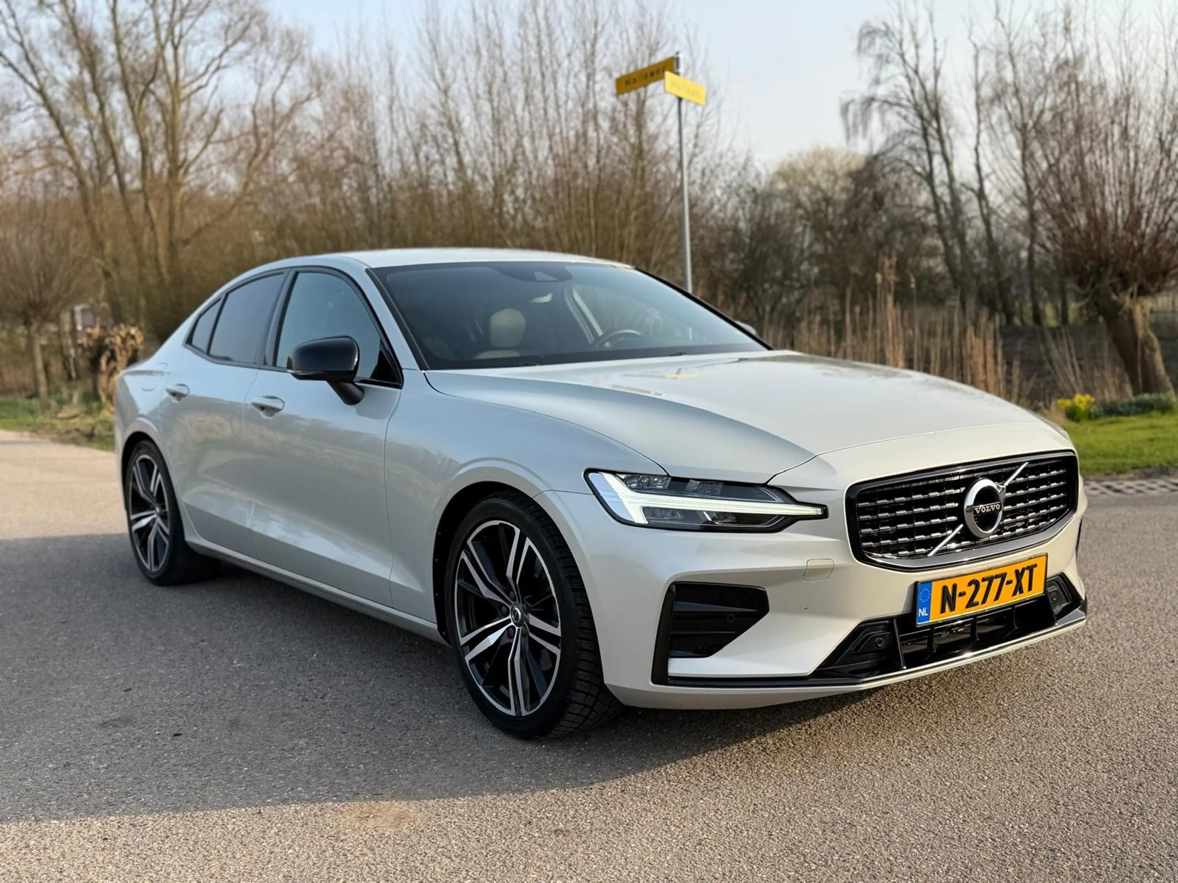 Volvo S60 2.0 B3 R-Design / Automaat / Airco / Navi / Camera — photo 9