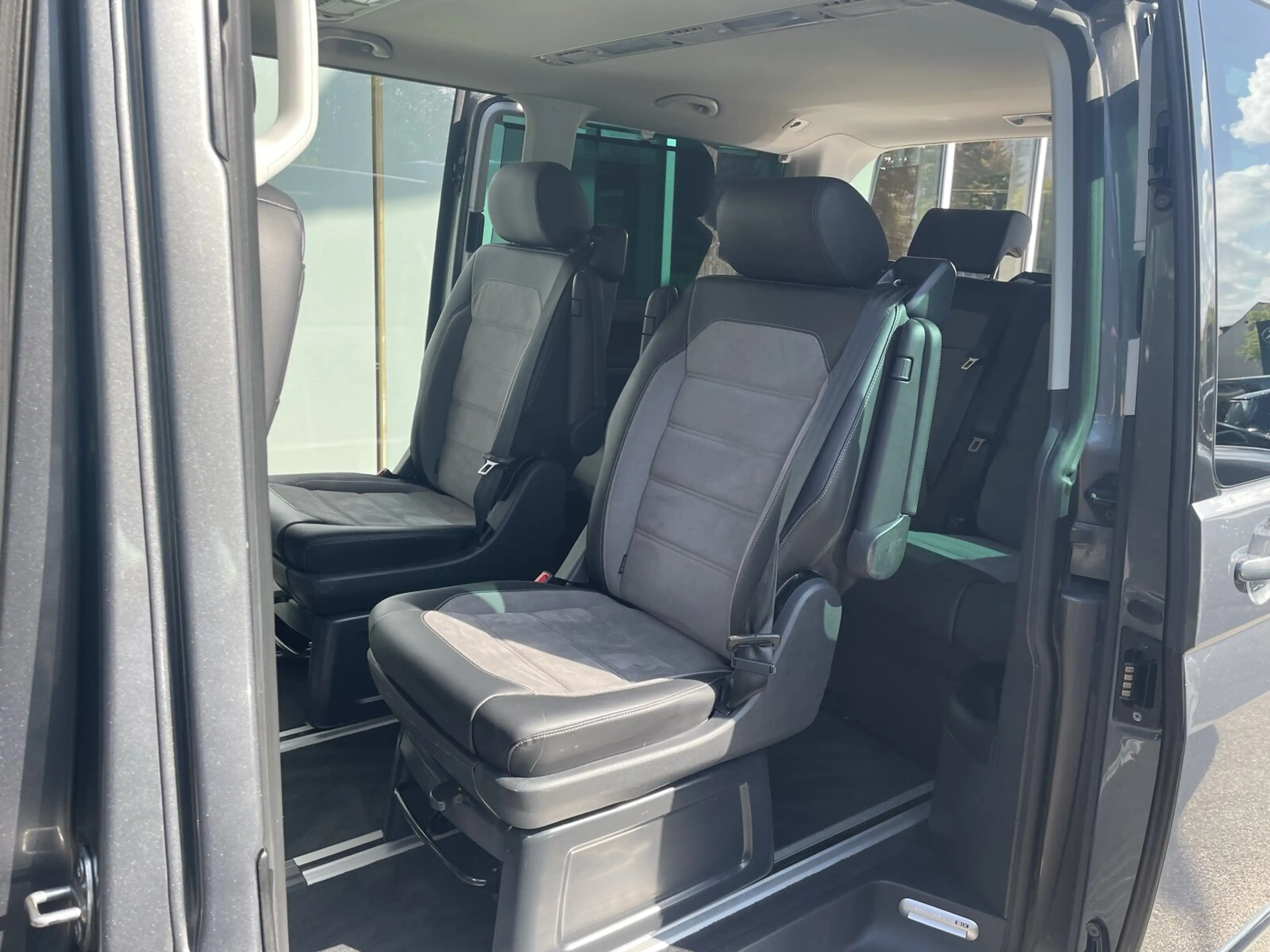 Volkswagen T6.1 Transporter T6.1 2.0 TDI 4MO Multivan Generation Six (EURO 6d) — photo 14