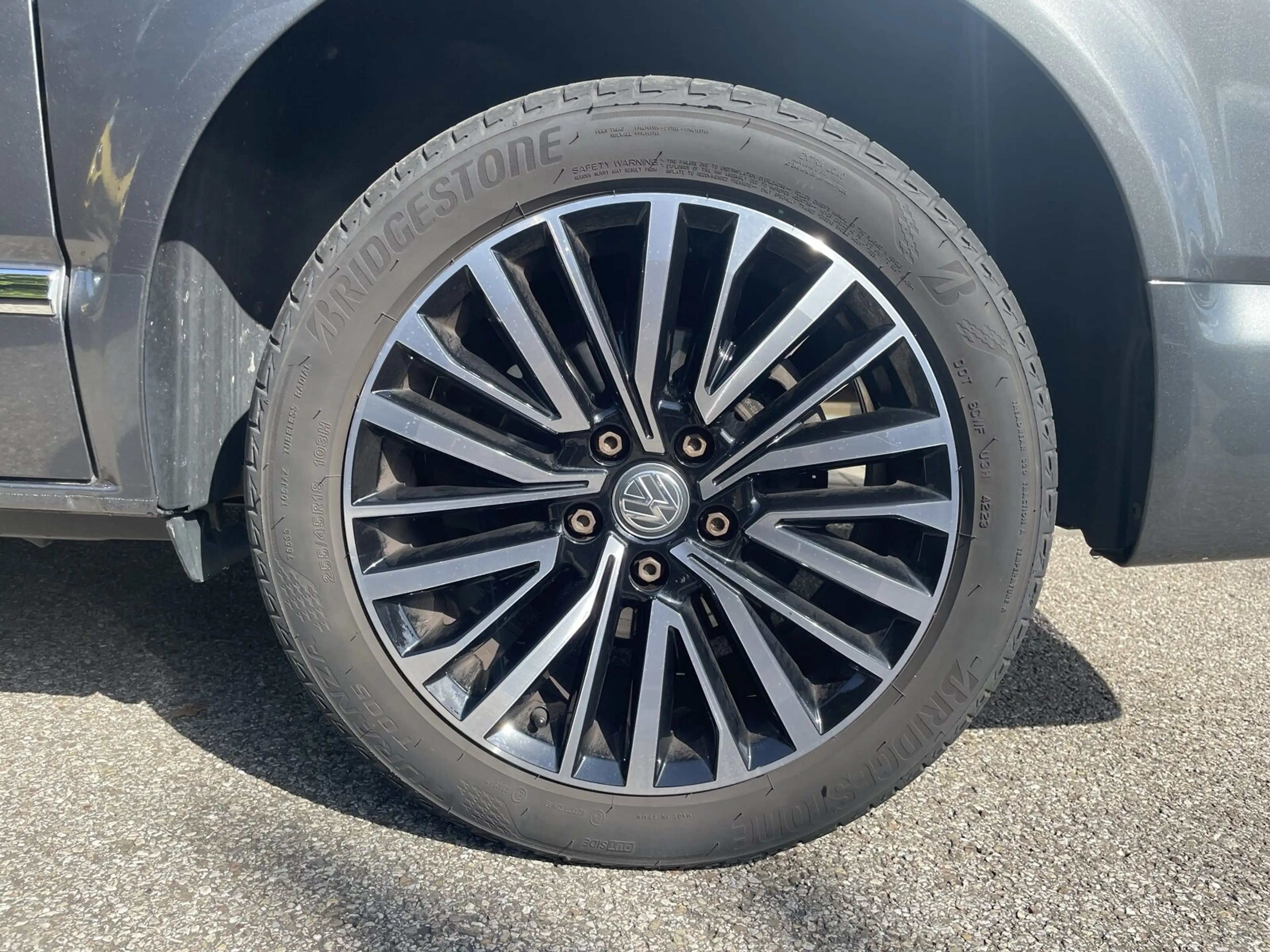 Volkswagen T6.1 Transporter T6.1 2.0 TDI 4MO Multivan Generation Six (EURO 6d) — photo 4