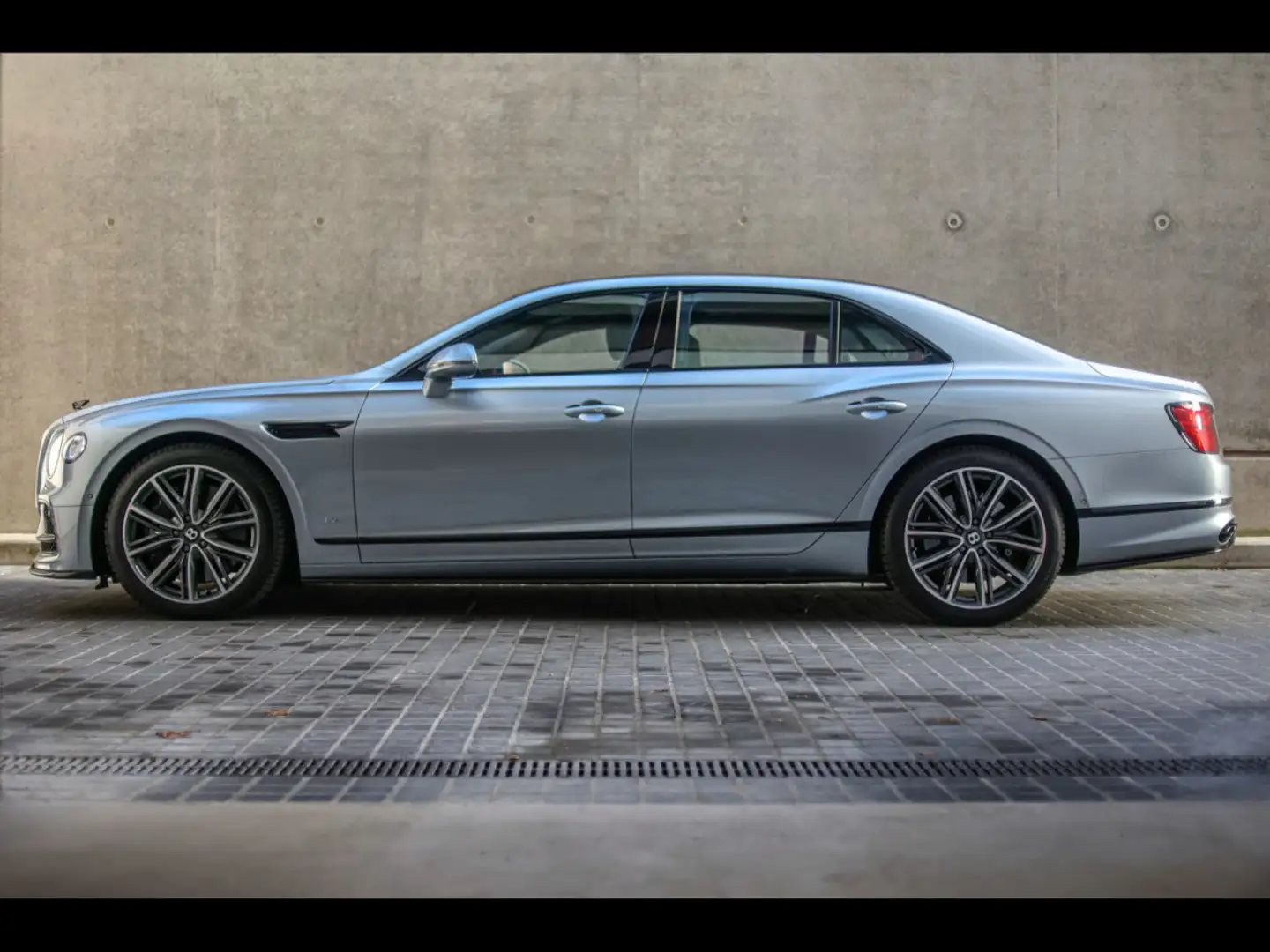Bentley Flying Spur V8°MULLINER°BLACKLINE°NAIM°CARBON°HUD°360 Gris - 2