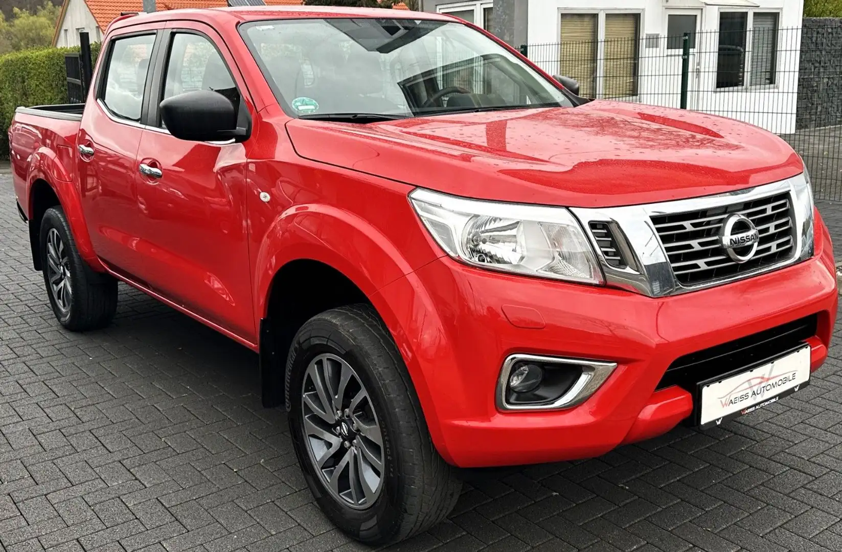 Nissan Navara 2.3dCi N-Connecta Double Cab 4x4 Rouge - 1