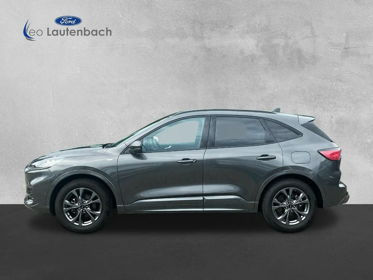 Ford Kuga ST-Line X 2x4 Grau - 2