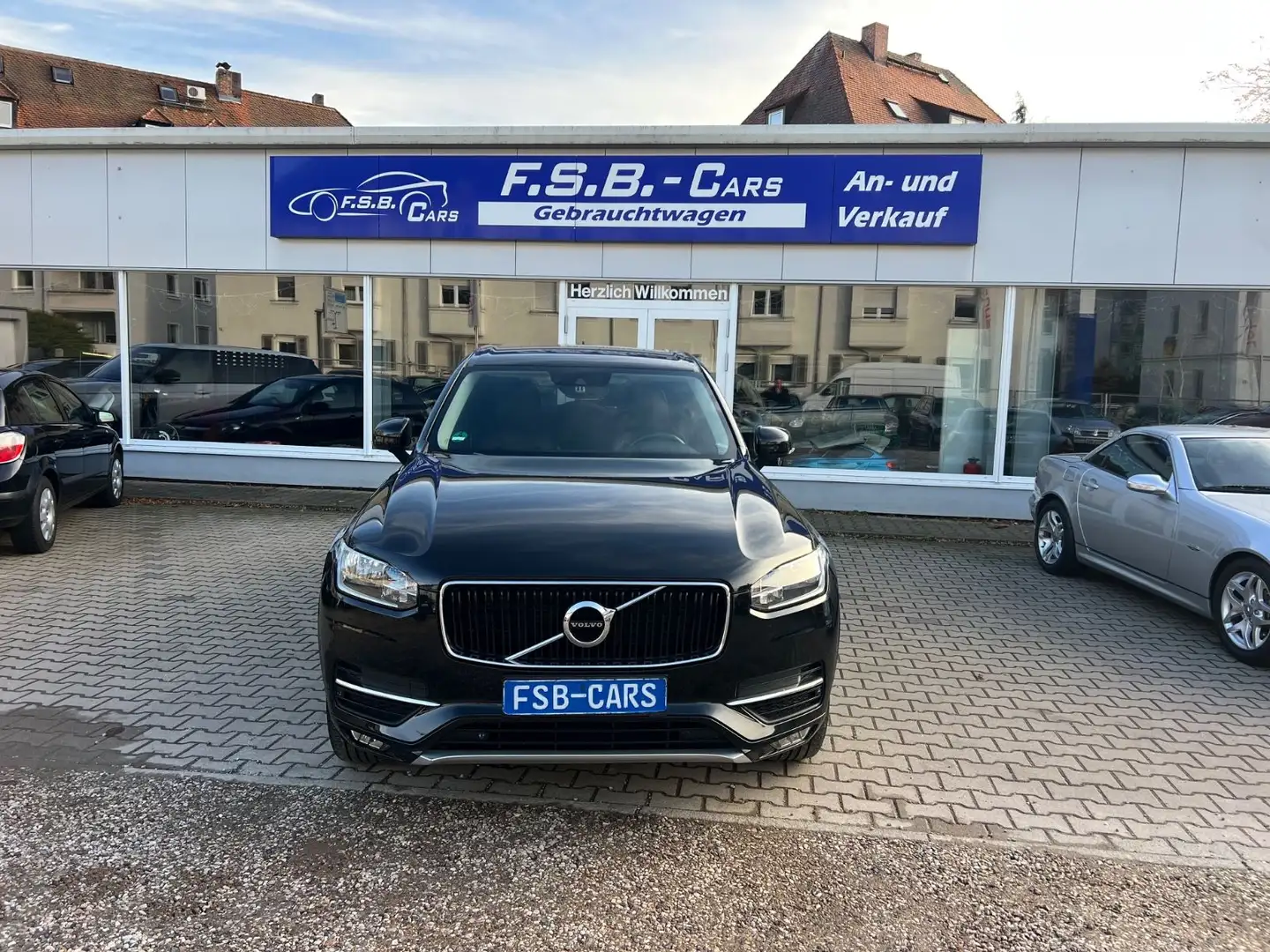Volvo XC90 XC90 Momentum AWD Noir - 2
