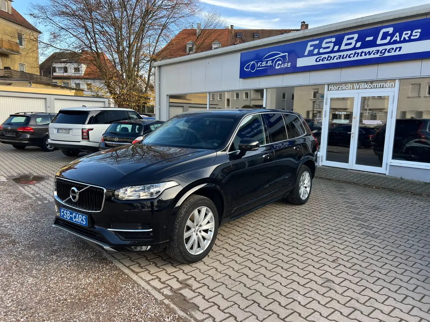 Volvo XC90 XC90 Momentum AWD Noir - 1