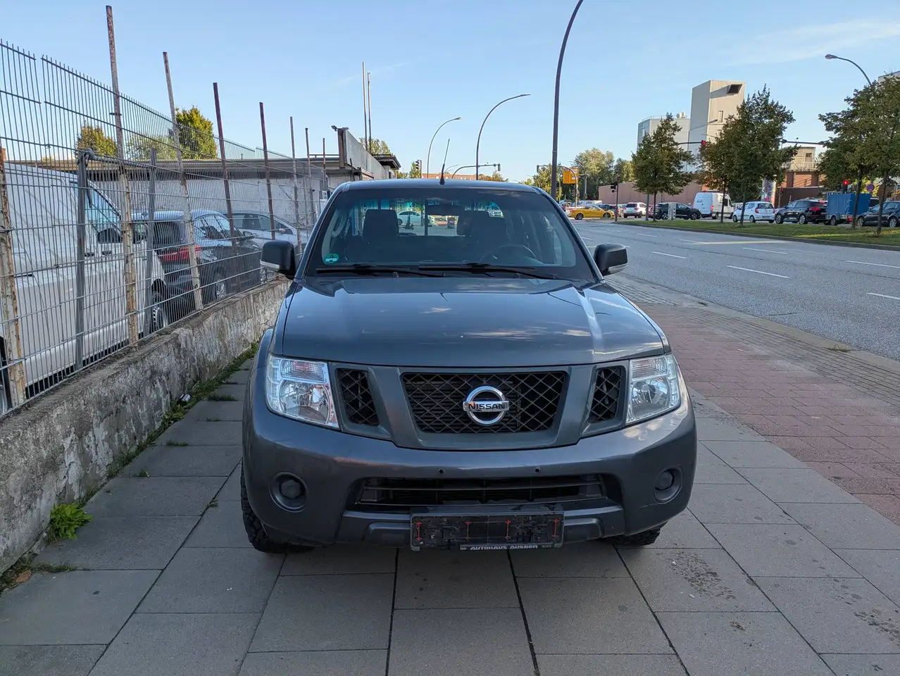 NISSAN NAVARA 4X4 DOUBLE CAB -  2.5L 144 ch - 148 314KMS - ATTELAGE