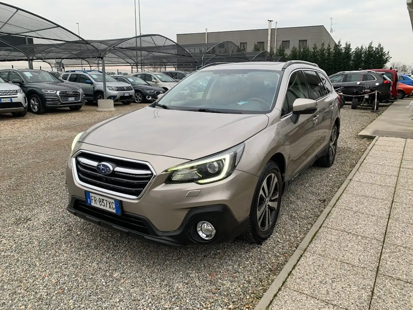 Subaru OUTBACK 2.5i Lineartronic Premium Grigio - 1