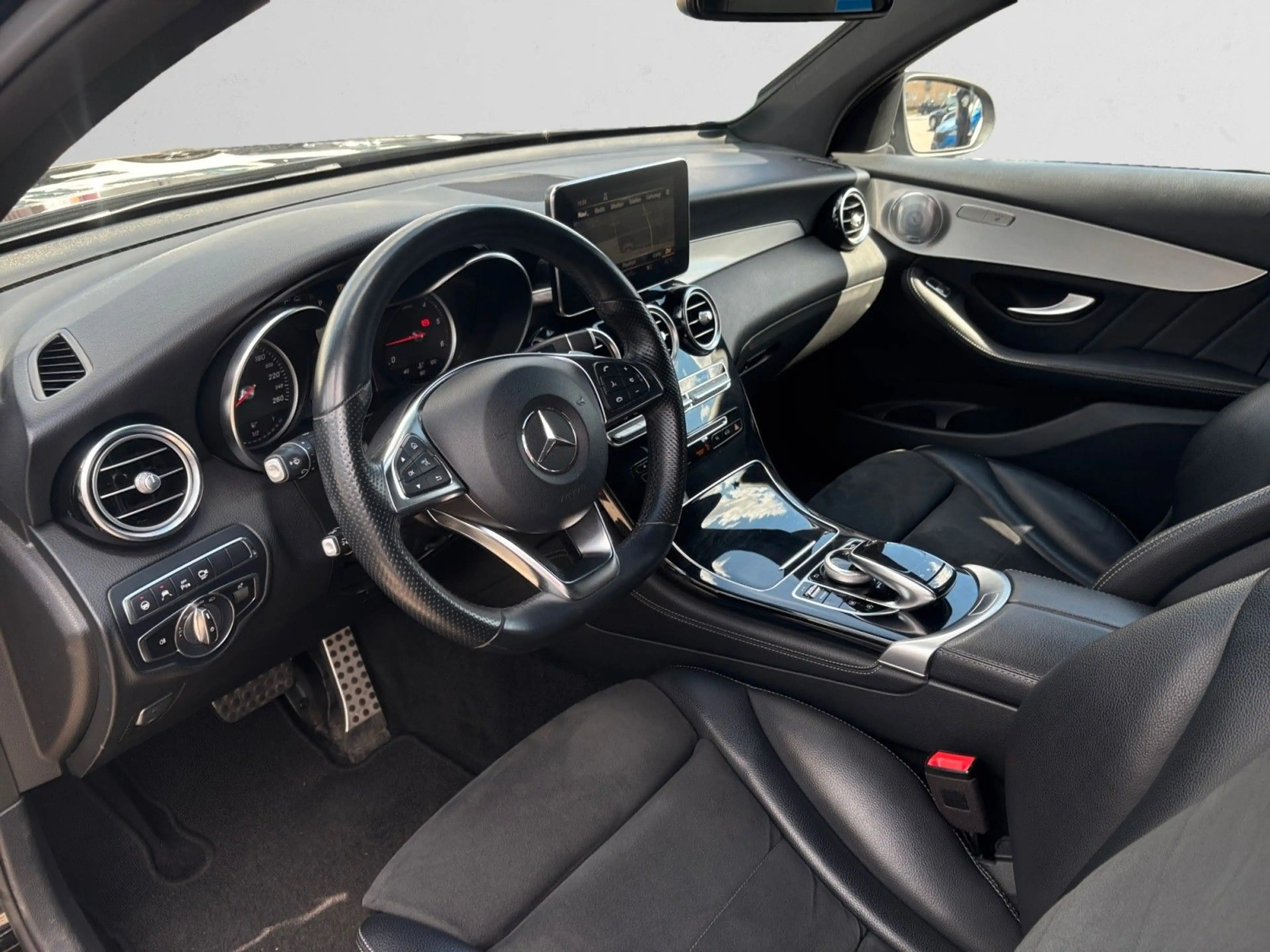 Mercedes-Benz GLC 250 d Coupe AMG|STHZ|360°|Burmester — photo 9