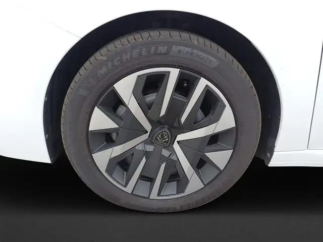 Peugeot 208 view 8