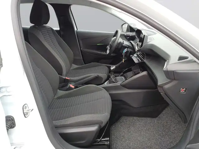 Peugeot 208 view 11