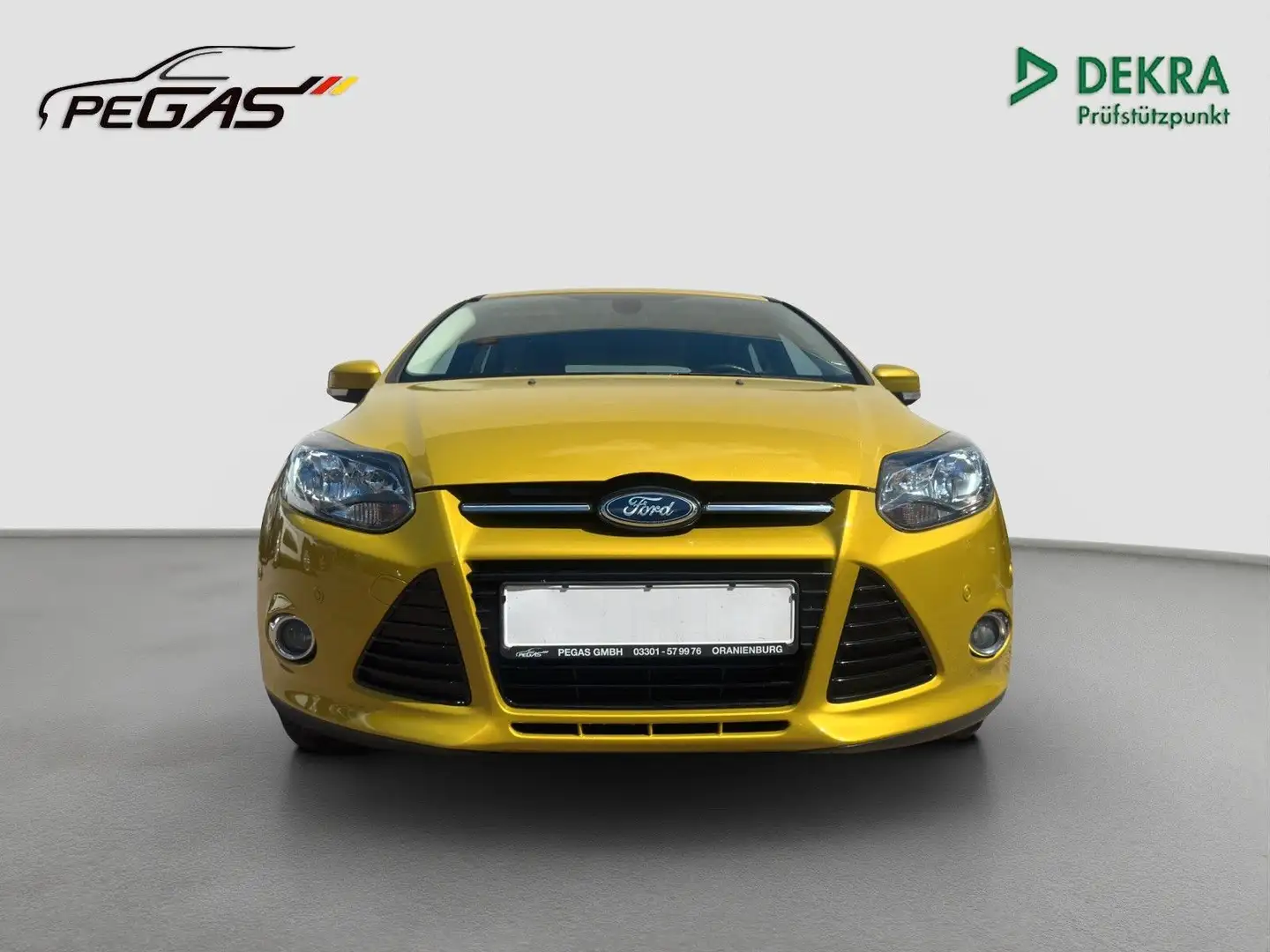 Ford Focus Lim. Titanium 1-Hand TÜV-NEU Gelb - 2