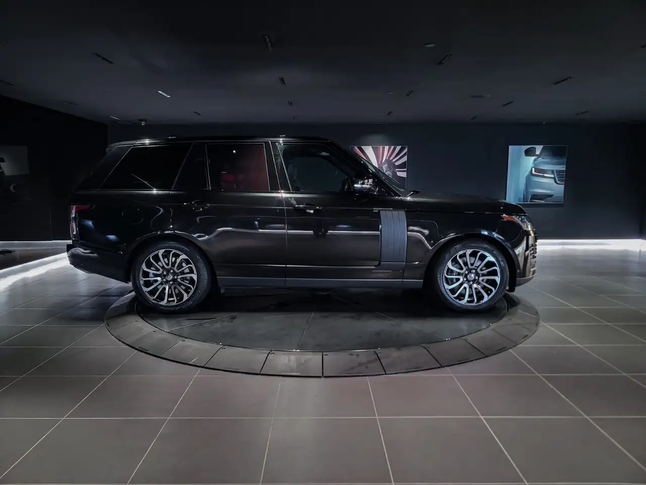 Land Rover Range Rover photo Land Rover Range Rover