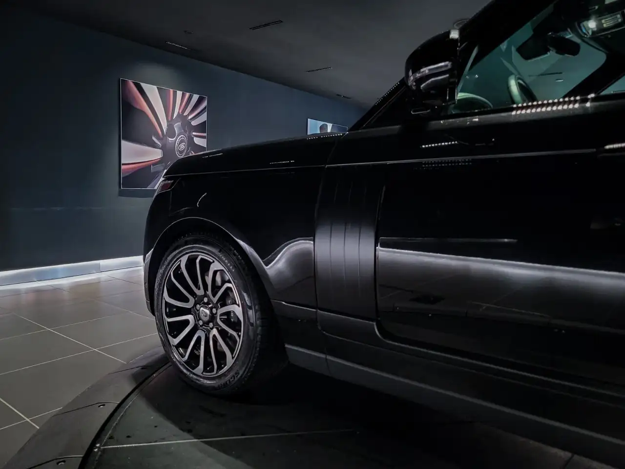 Land Rover Range Rover photo Land Rover Range Rover