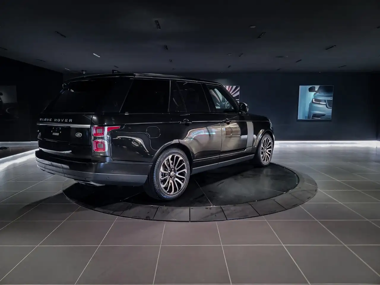 Land Rover Range Rover photo Land Rover Range Rover