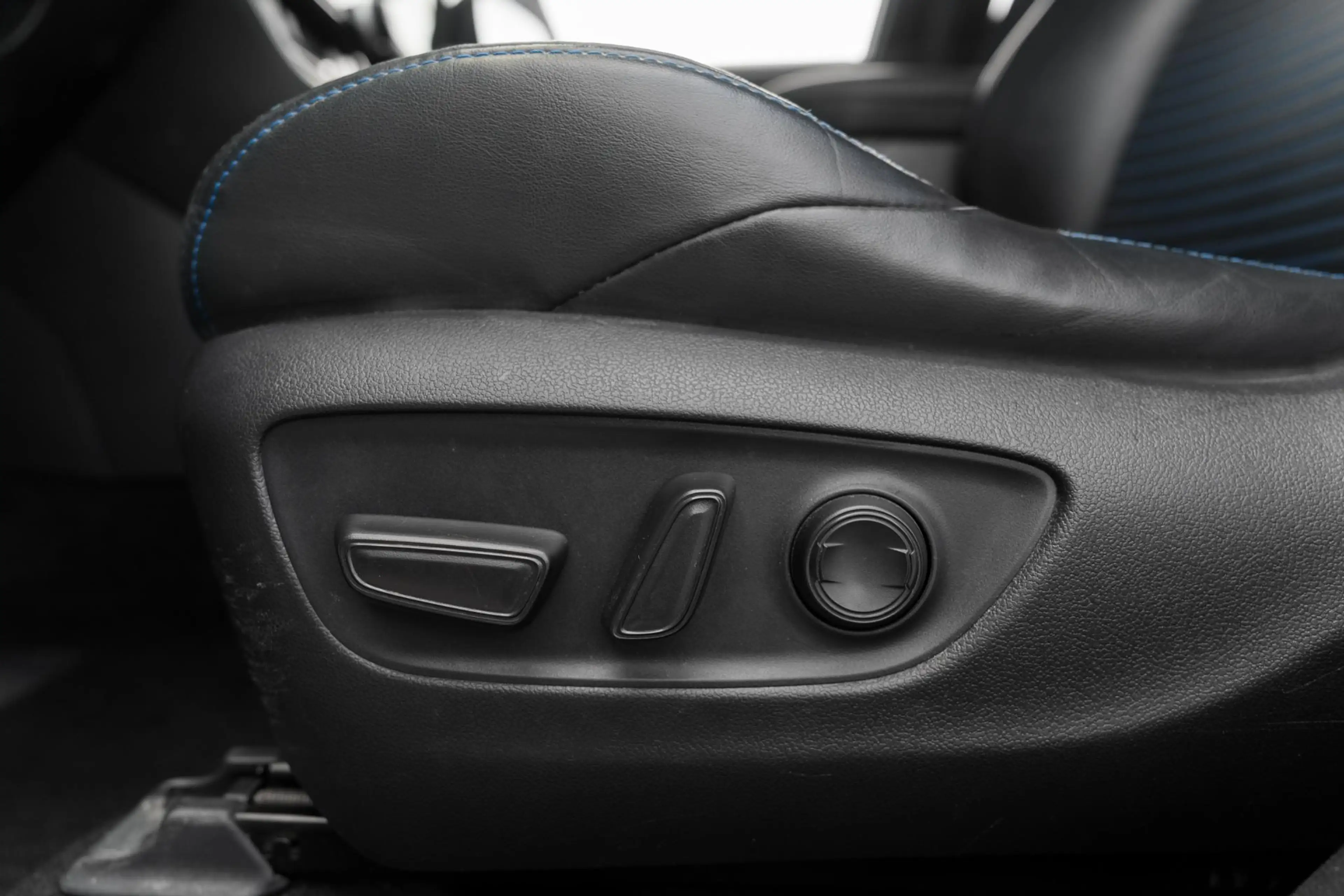Toyota RAV 4 2.5 Hybrid AWD Bi-Tone JBL|360|Trekhaak — photo 18