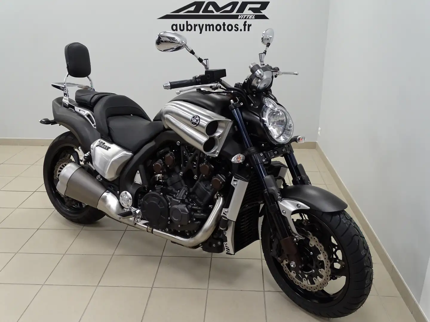 Yamaha Vmax Noir - 1