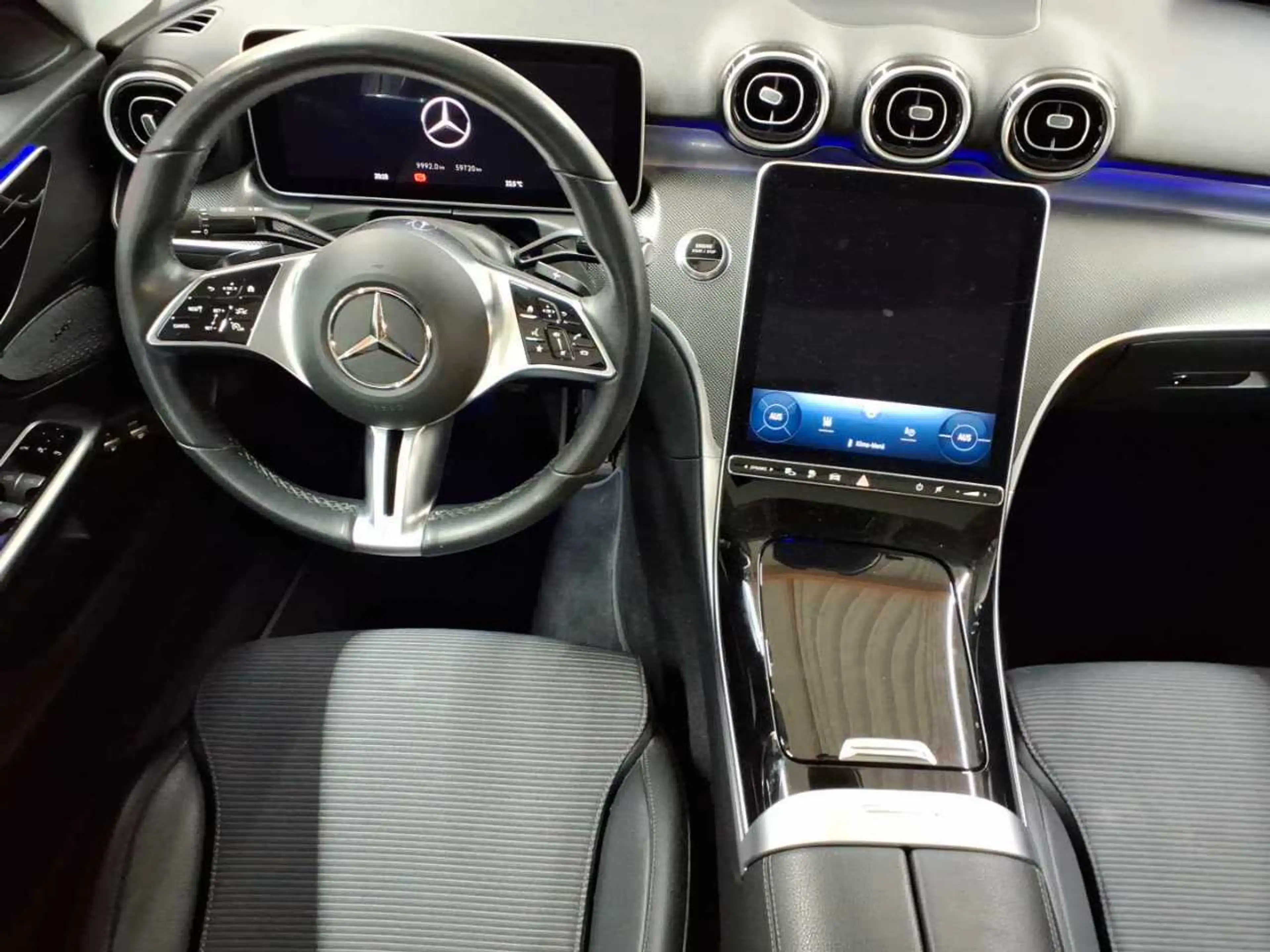 Mercedes-Benz C 300 C 300 e 9G-Ava AssiP BusiP KomfP PANO — photo 10