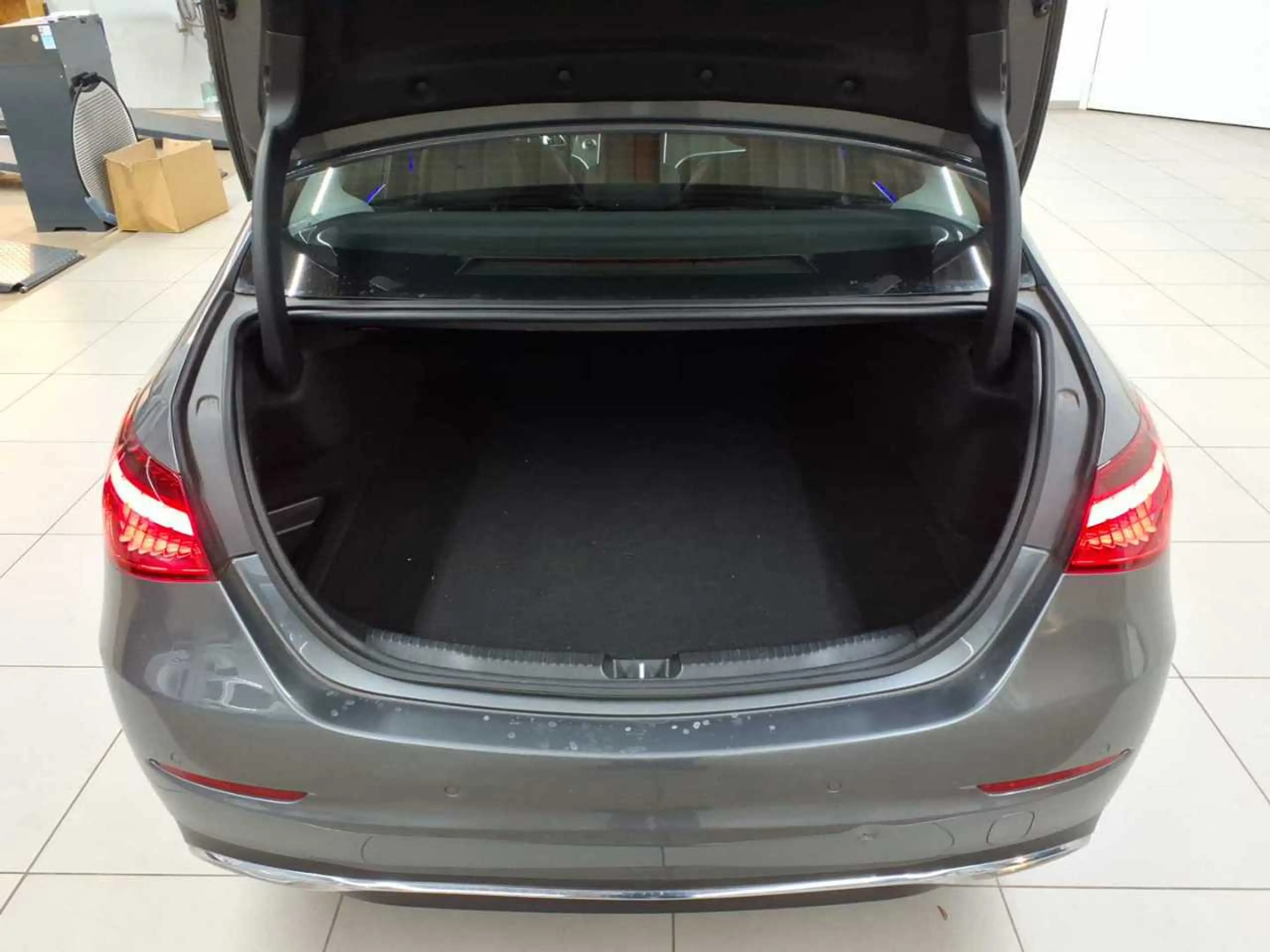 Mercedes-Benz C 300 C 300 e 9G-Ava AssiP BusiP KomfP PANO — photo 15