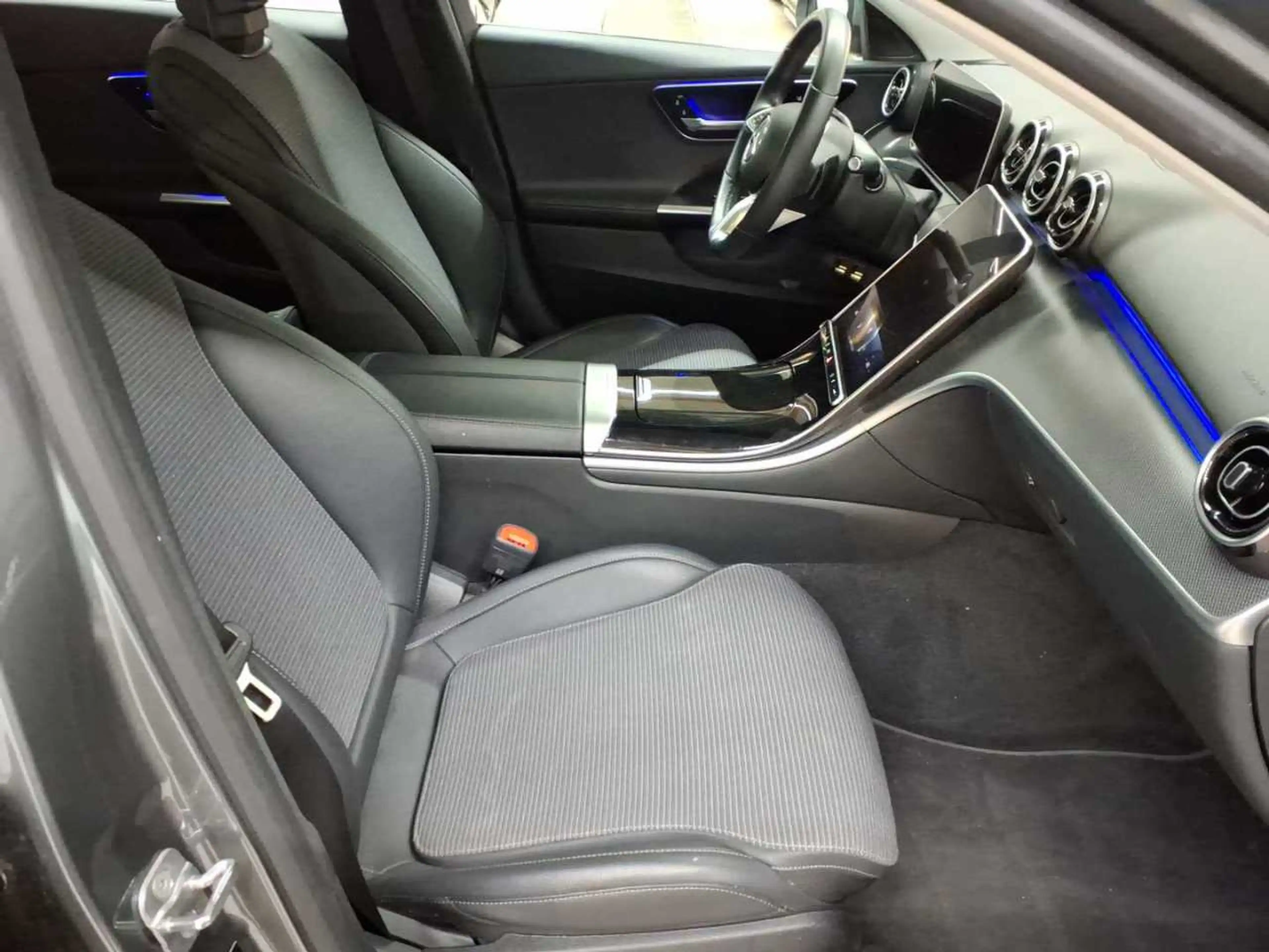 Mercedes-Benz C 300 C 300 e 9G-Ava AssiP BusiP KomfP PANO — photo 8