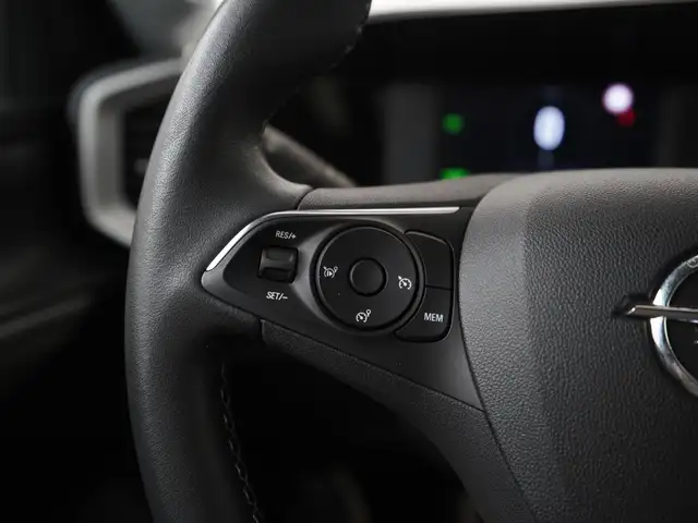 Opel Mokka-E view 8