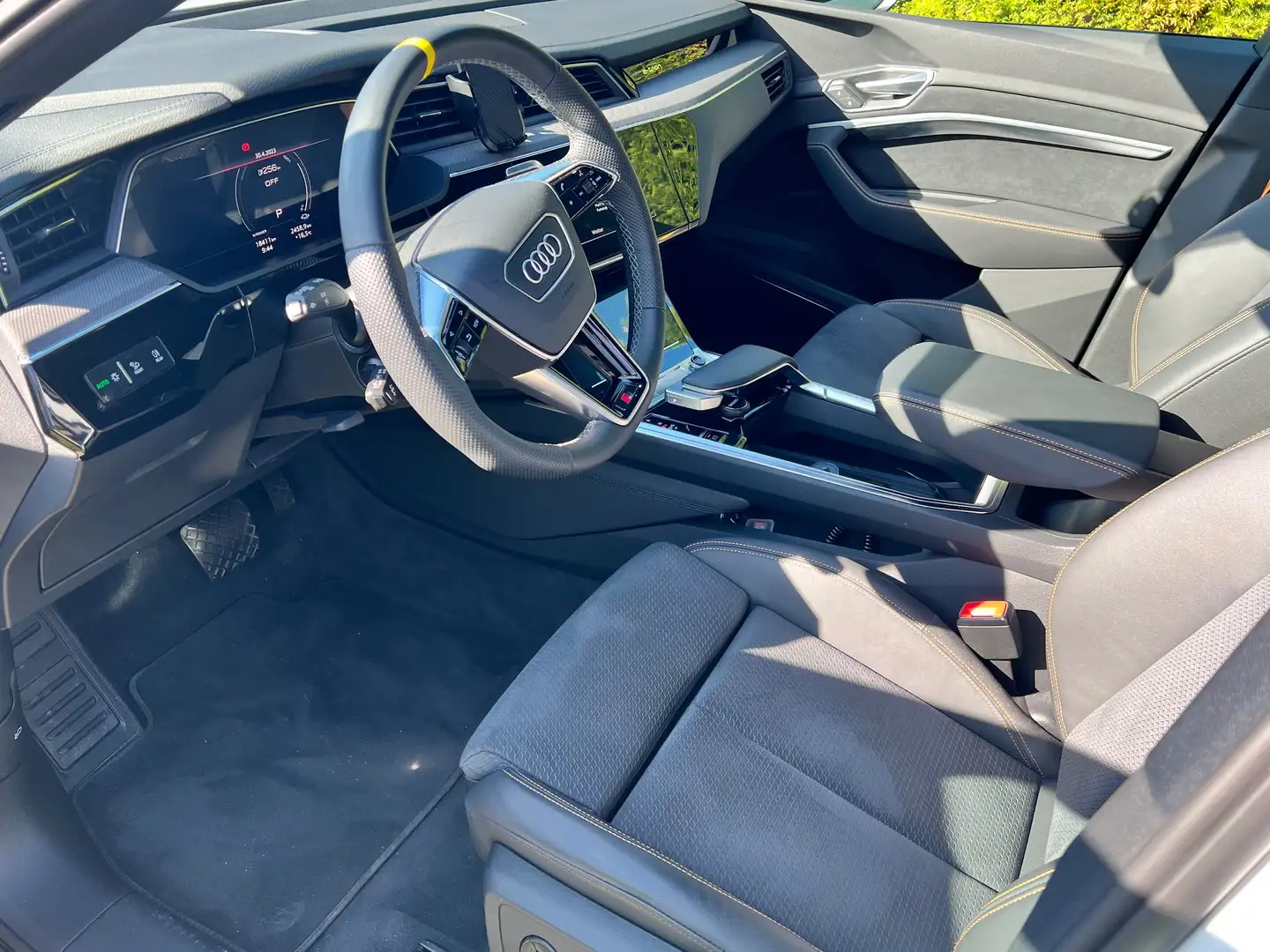 Audi e-tron e-tron 55 quattro S line Белый - 2