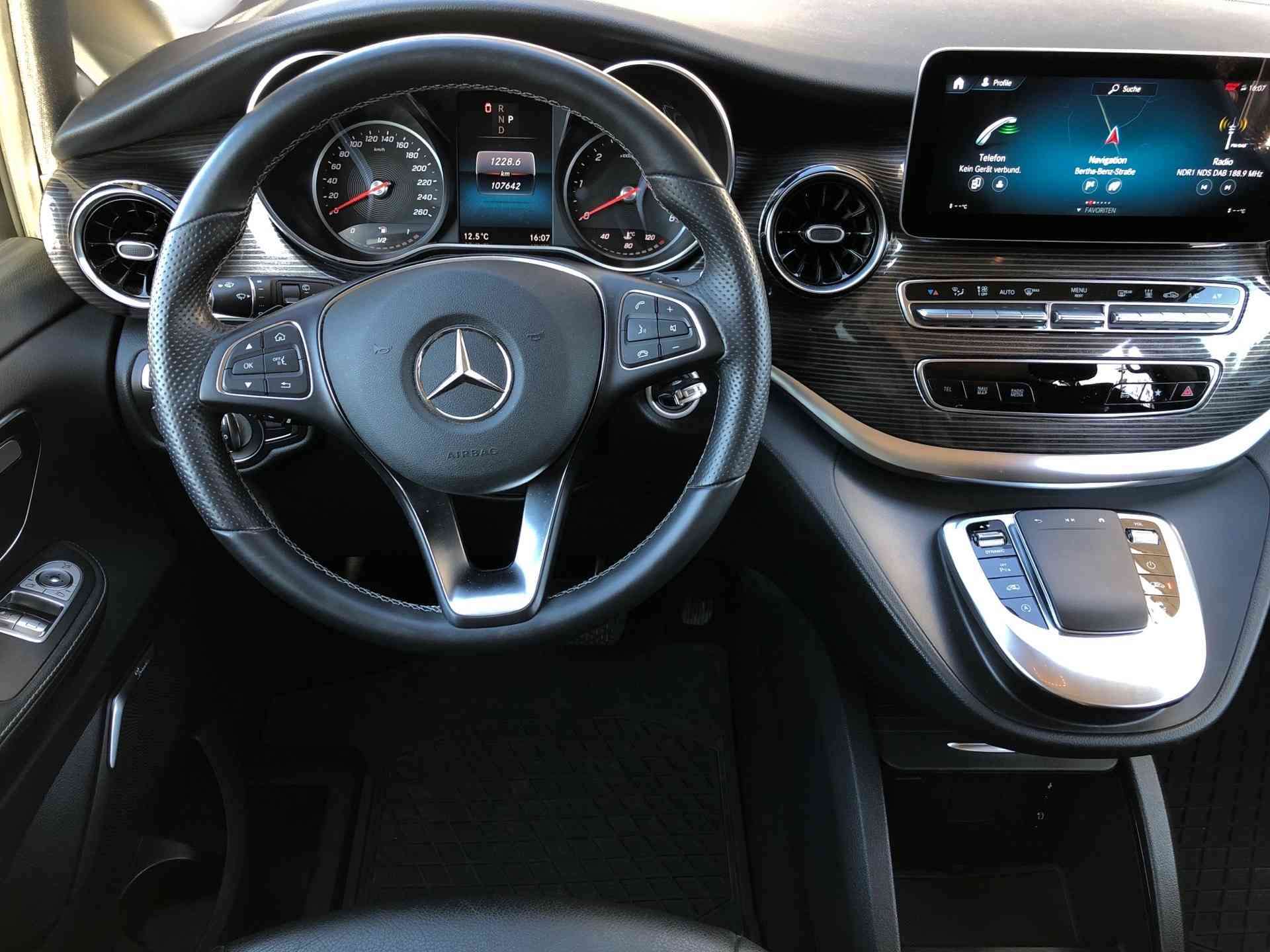 Mercedes-Benz V 250