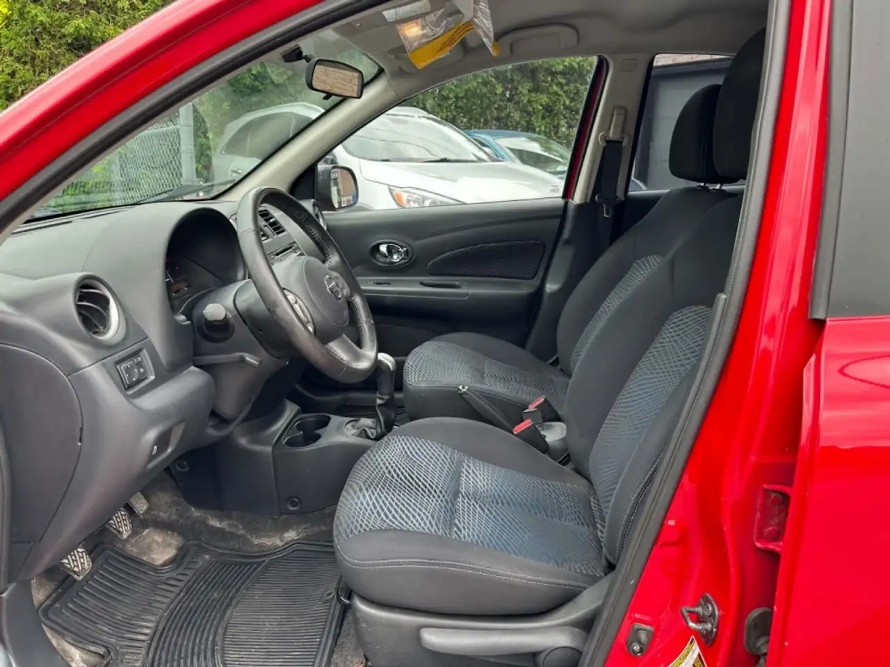 Nissan Micra снимка Nissan Micra