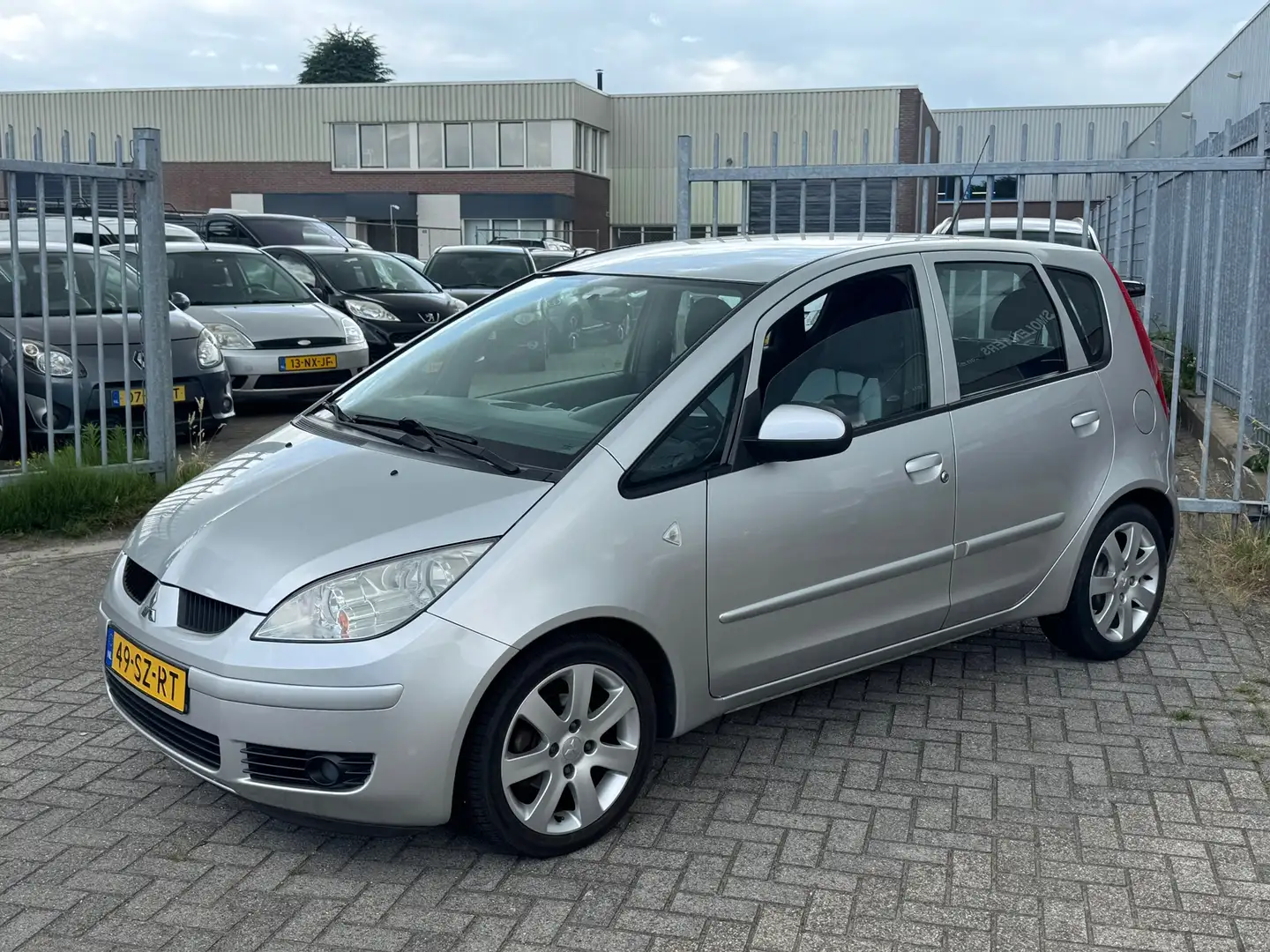 Mitsubishi Colt 1.3 Heartbeat 5 deurs 95PK! Airco l LMV l Elek pak Grigio - 1