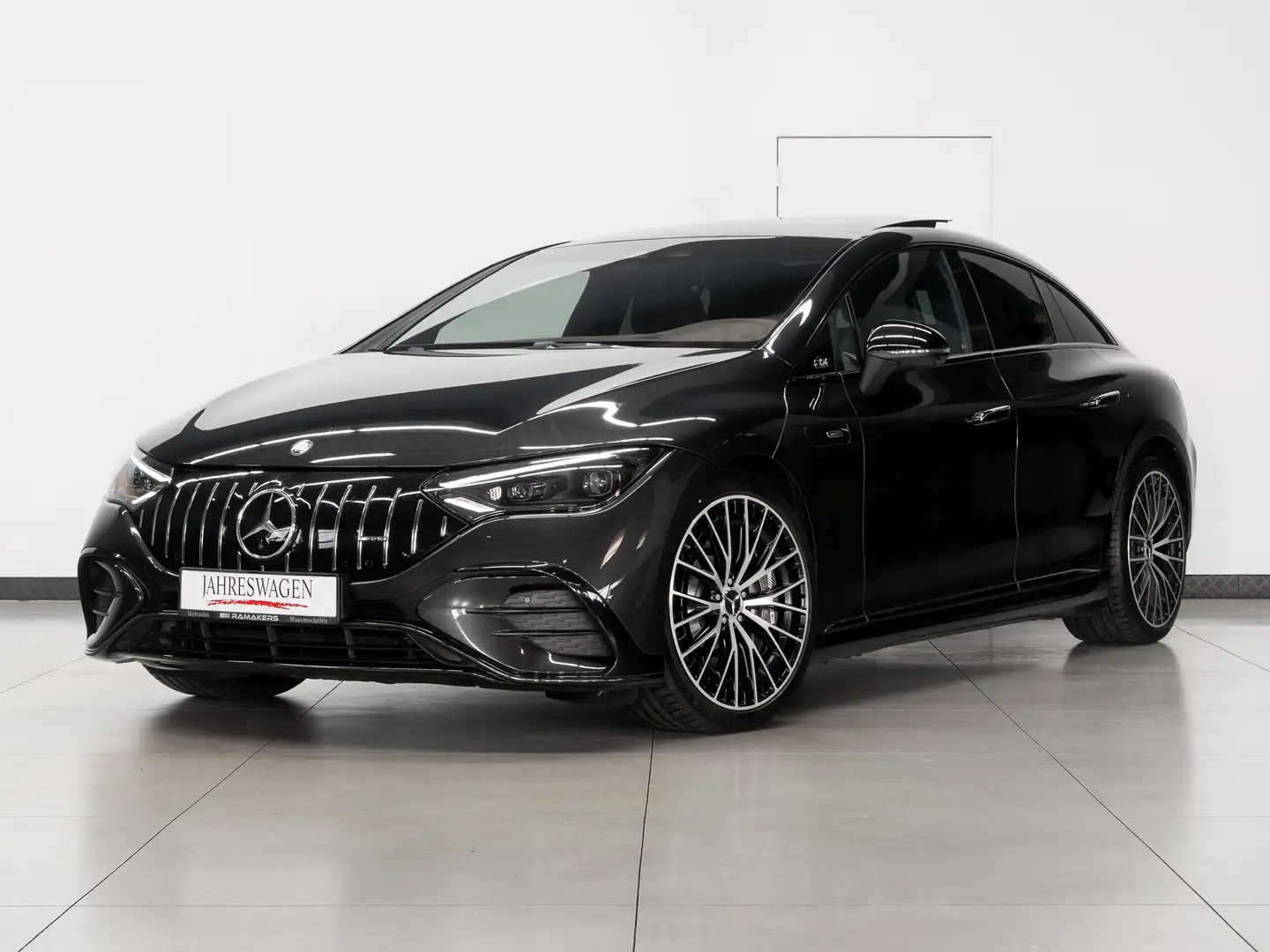 Mercedes-Benz EQE 53 AMG 4M+ HYPERSCREEN PremiumPlus Night 21" Acoustic Grau - 1