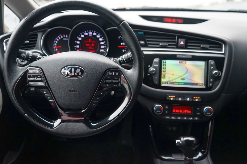Kia Ceed SW / cee'd SW Ceed SW 1.6 GDI AUTOMATIK NAVI KAMERA KLIMAAUT. — photo 10