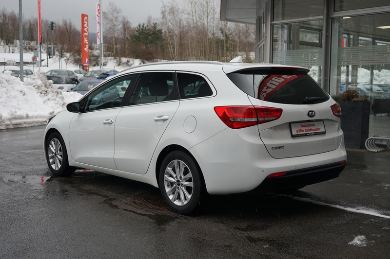 Kia Ceed SW / cee'd SW Ceed SW 1.6 GDI AUTOMATIK NAVI KAMERA KLIMAAUT. — photo 4